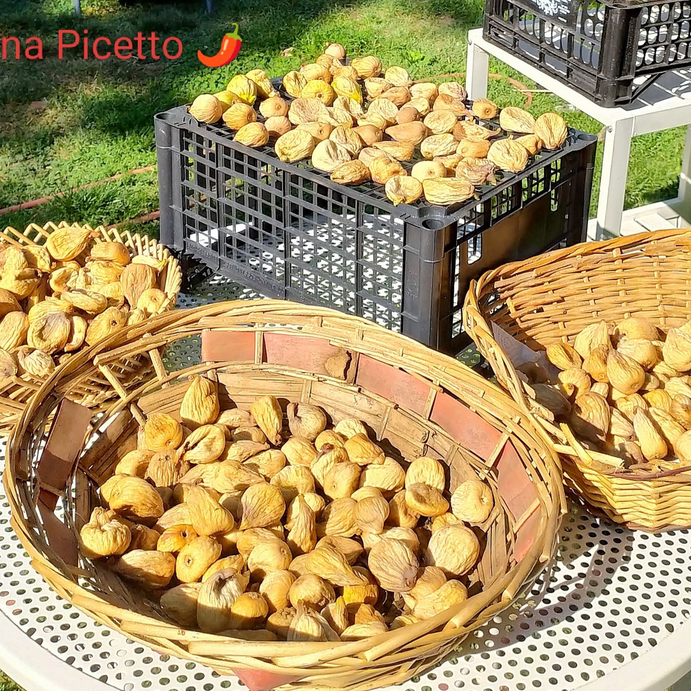 Come essiccare i fichi secchi interi con la ricetta calabrese della nonna episode artwork
