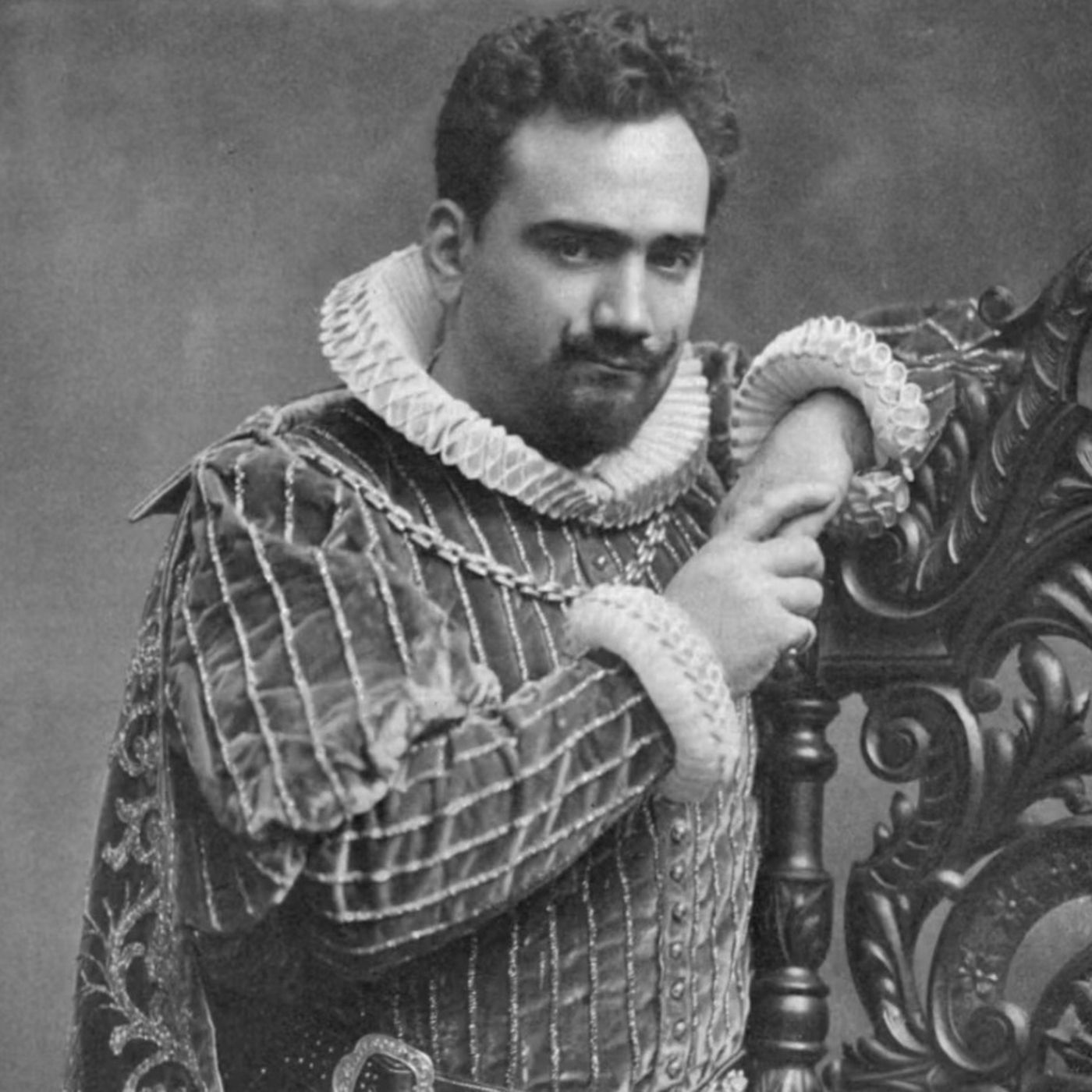Biografías/Coral Bravo