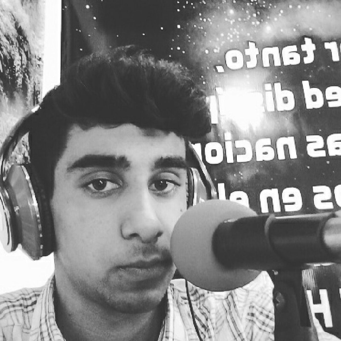 Sandro Te Acompaña Con Buena Onda Y Musica!