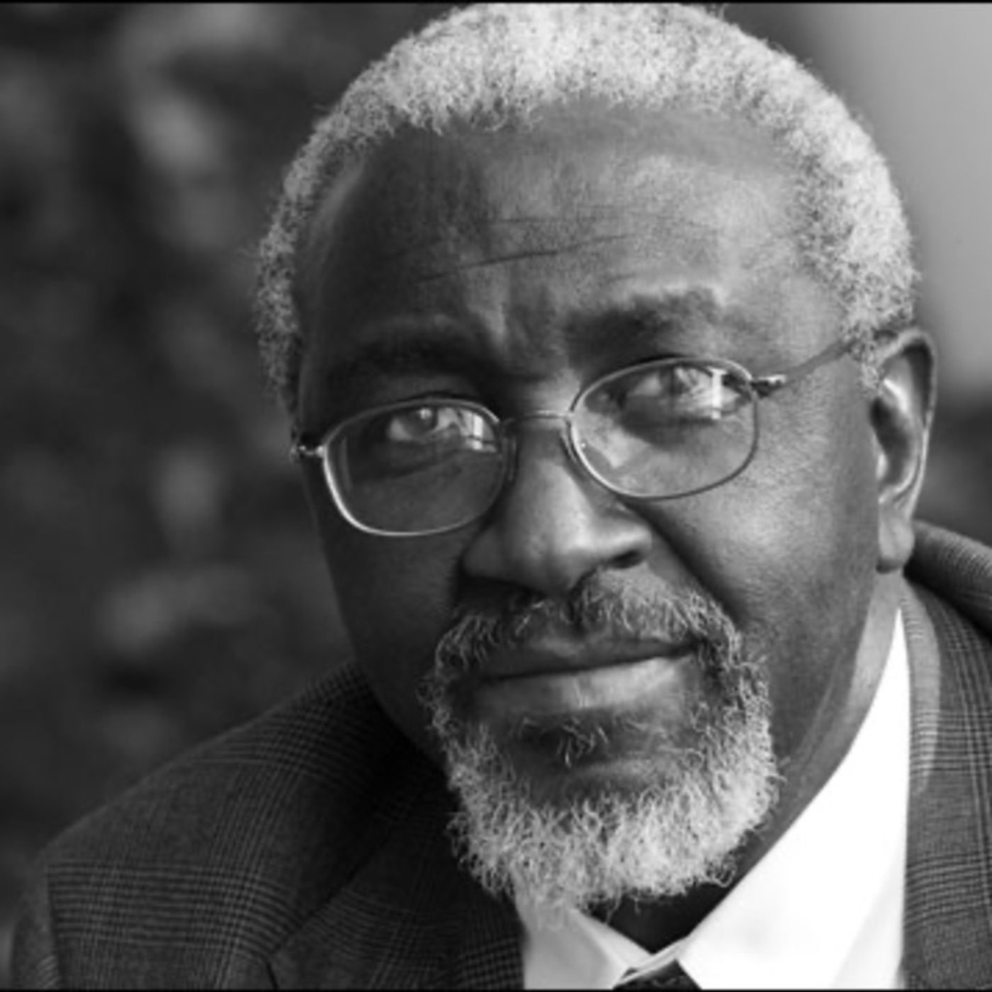 Dr. Pius K. Kamau discusses RUNNING WITH LIONS on Cyrus Webb Presents