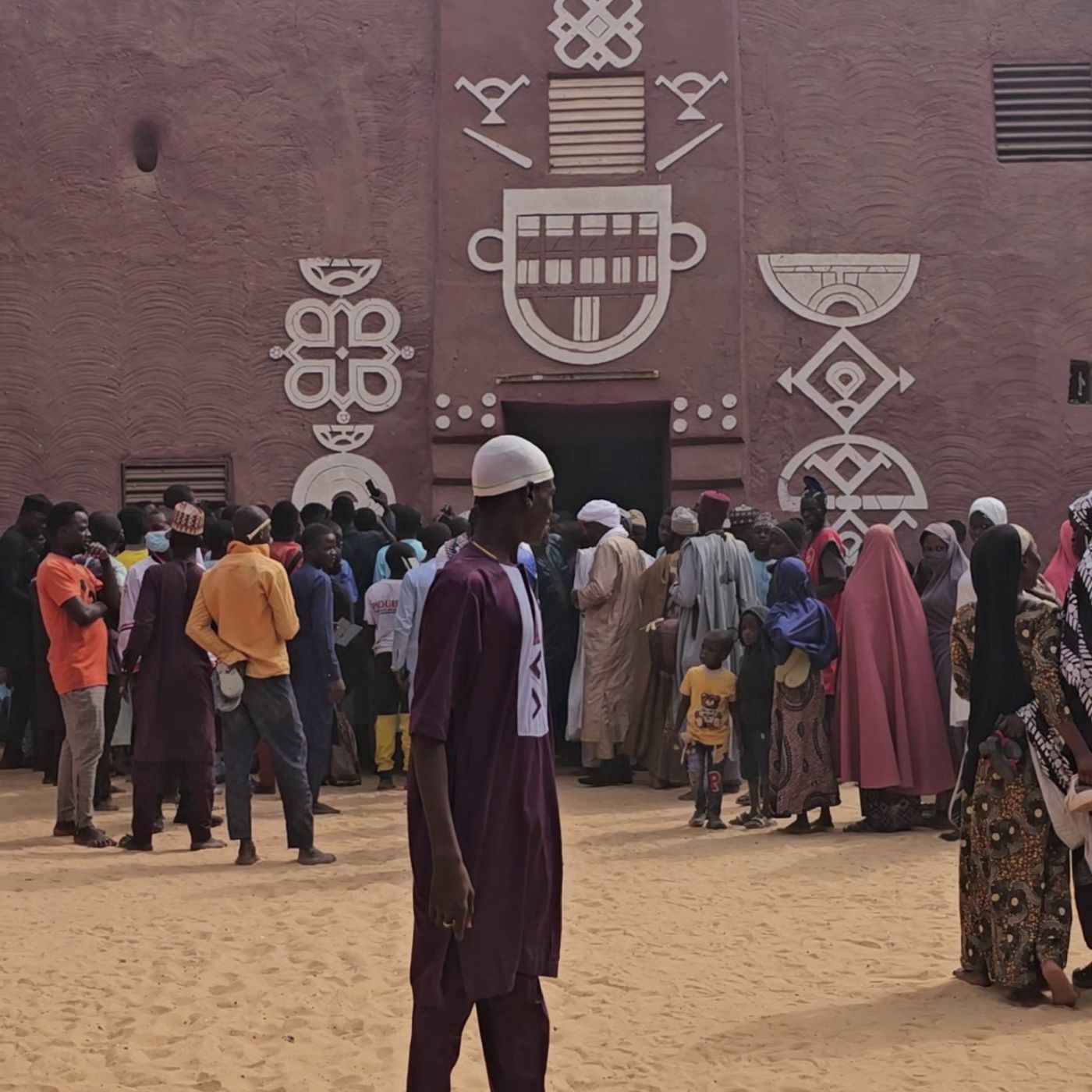 Dialogue avec Laminou Issaka Brah, gardien de la mémoire historique du Damagaram ( Le Niger sur Kalangou ) episode artwork