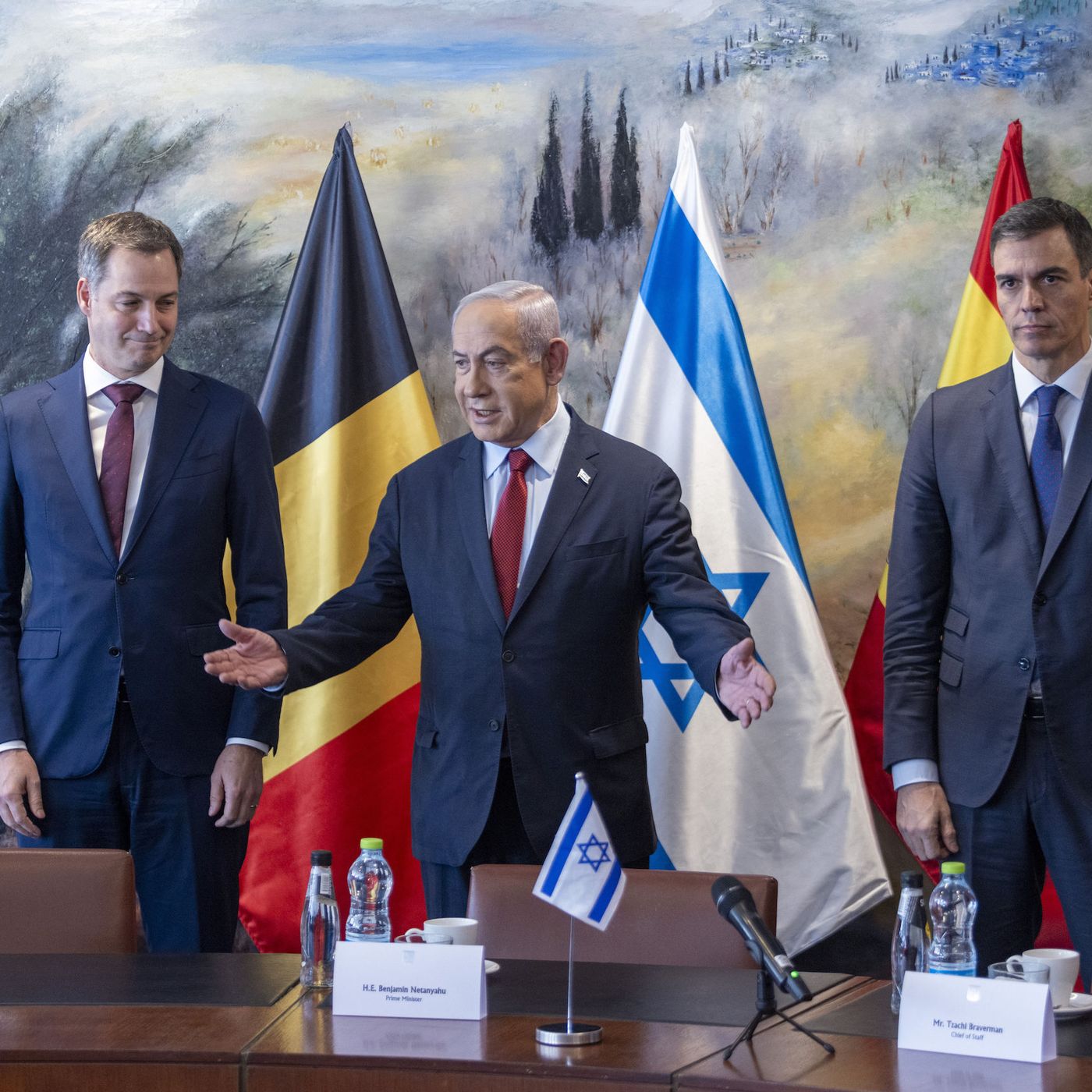 Noticias La Trinchera. Pedro Sánchez reabre el conflicto diplomático con Israel y EEUU episode artwork