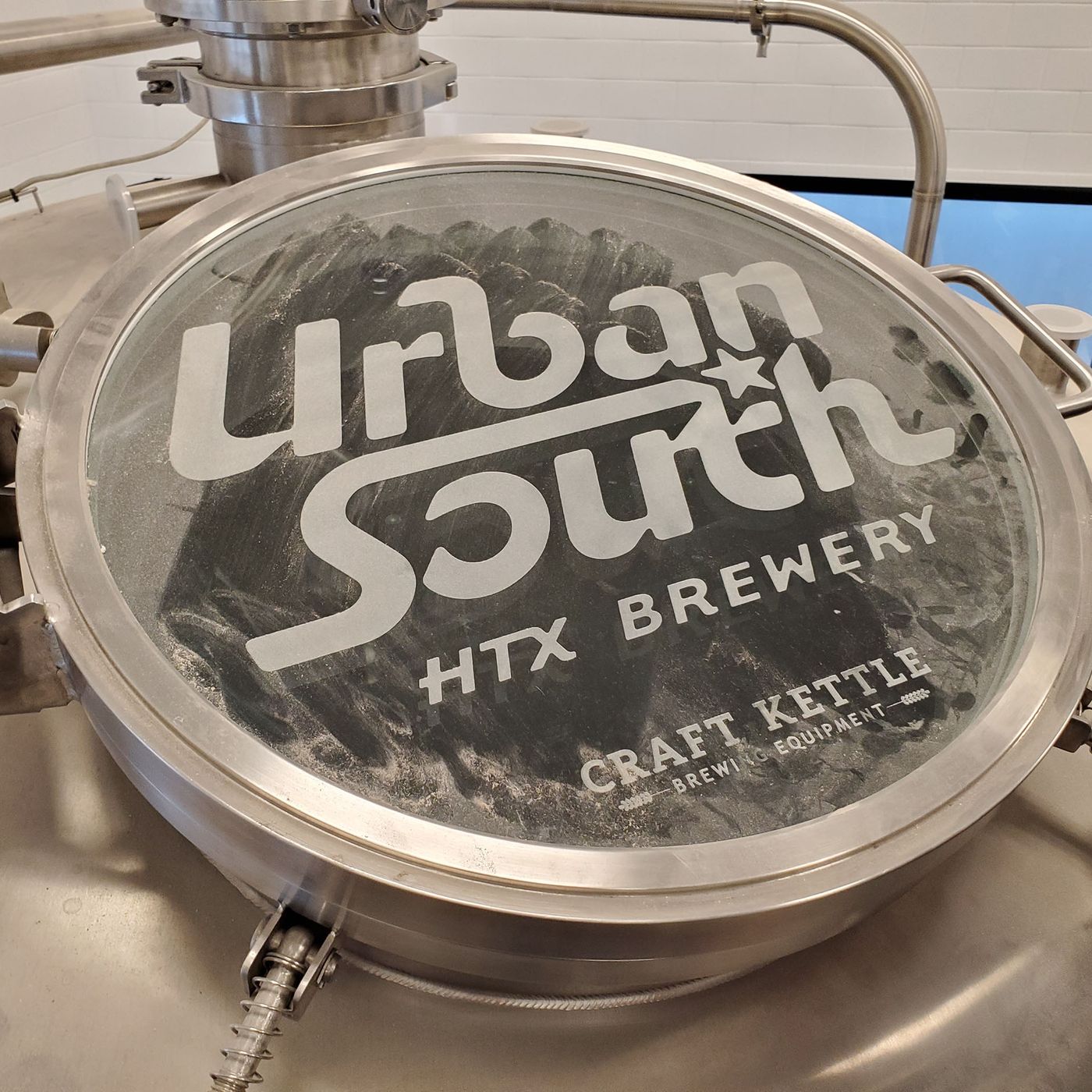 cover of episode Why are so many breweries closing??