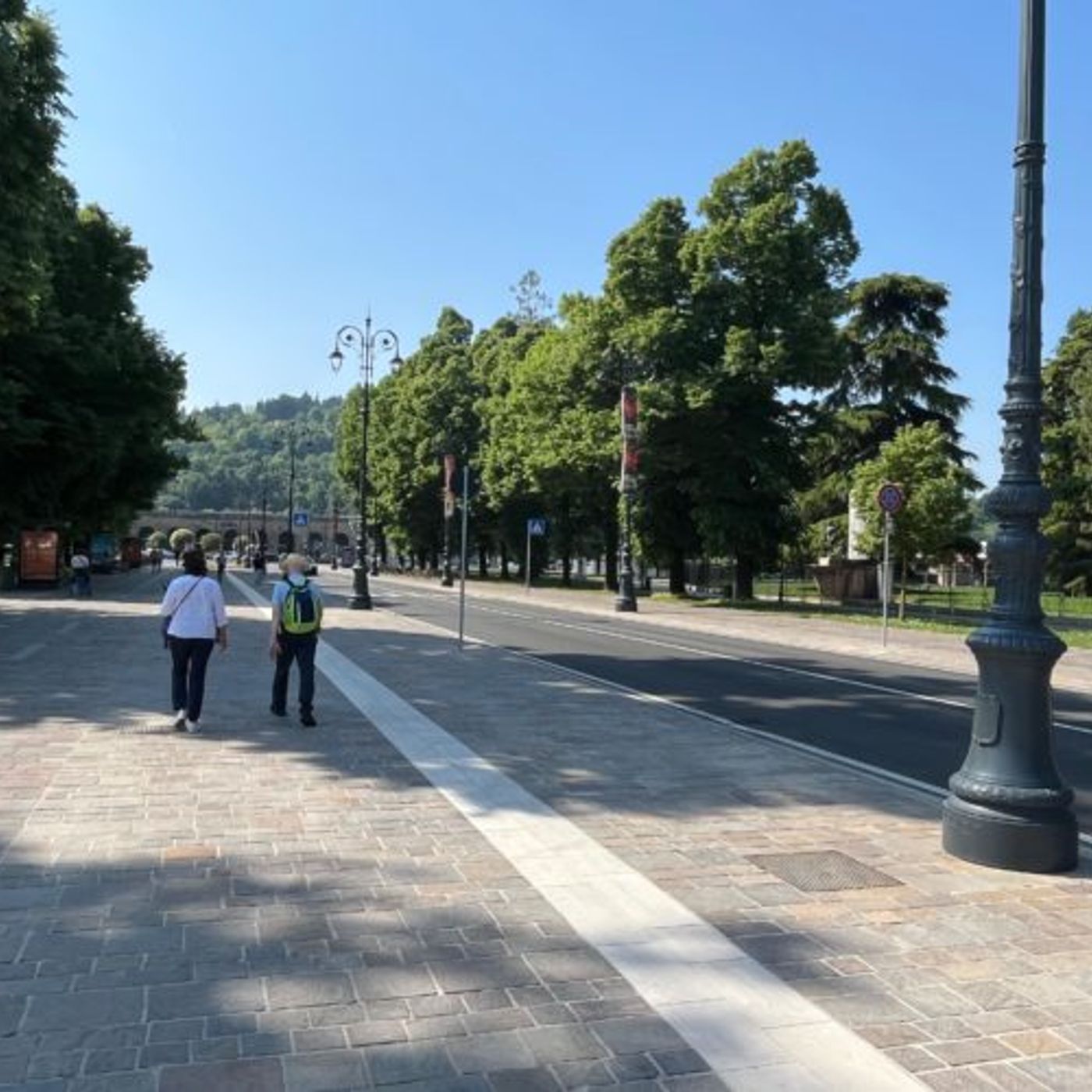 Il nuovo volto di viale Roma: ora è una grande piazza pedonale, anche per eventi episode artwork
