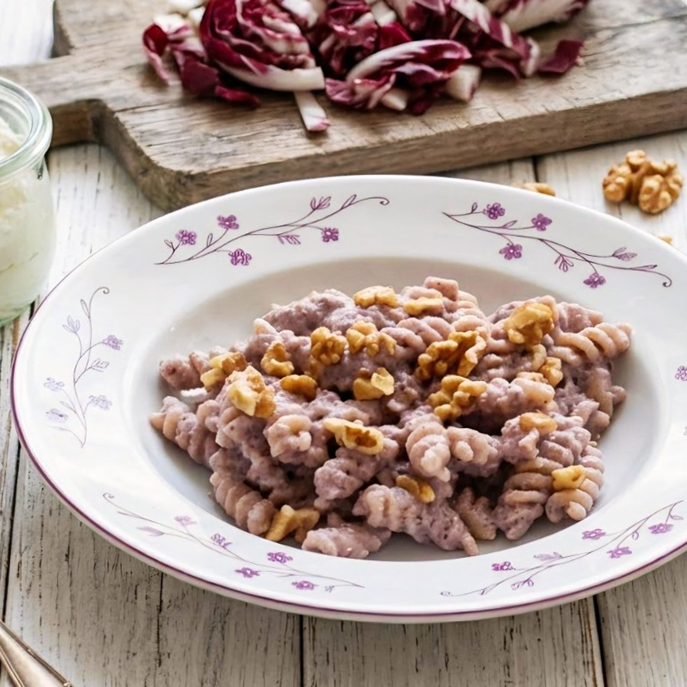 PASTA CON RADICCHIO RICOTTA E NOCI