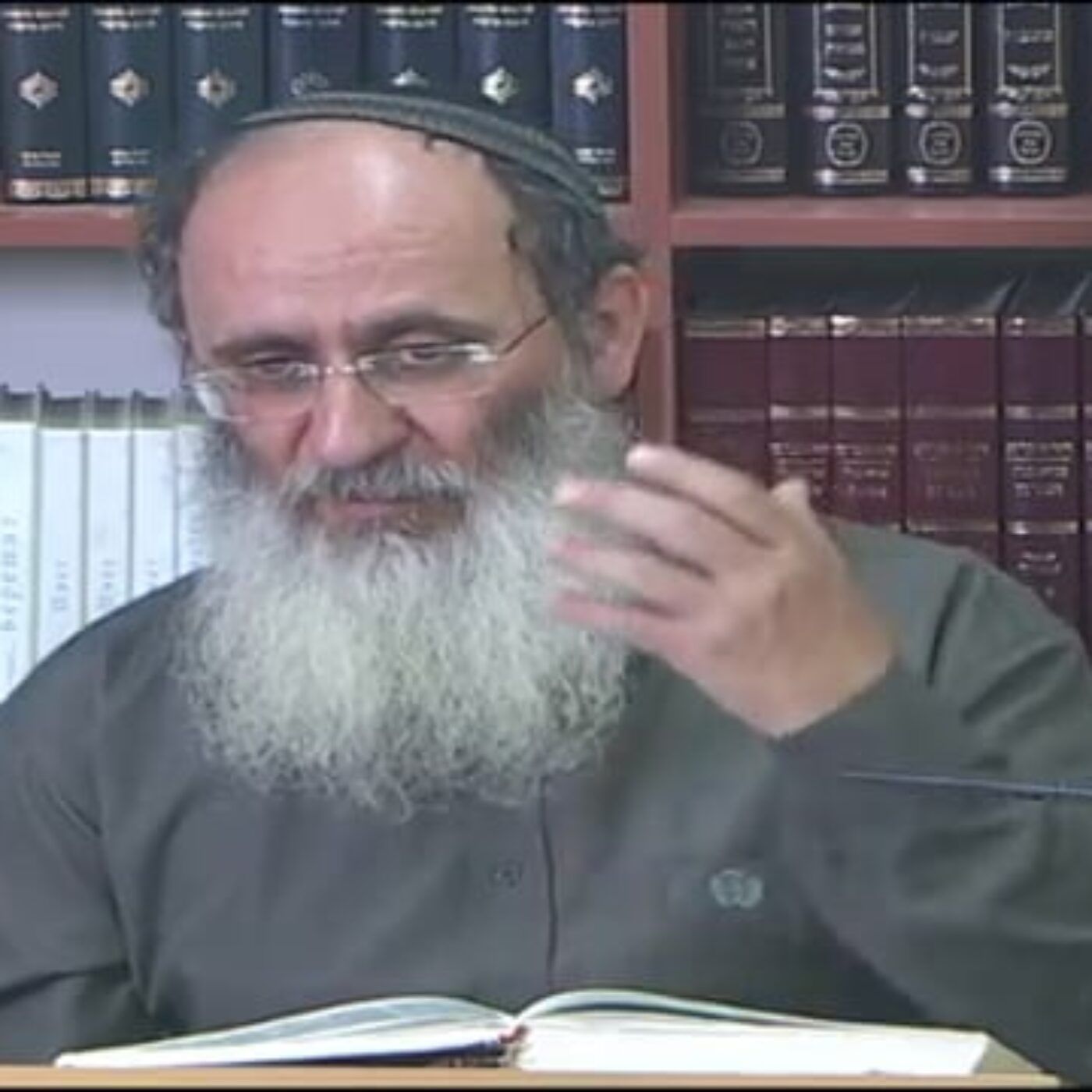 "למה לי פוליטיקה עכשיו ?" –  מדוע חייבים אדמה כדי לתקן את האדם ? | הרב אורי עמוס שרקי episode artwork