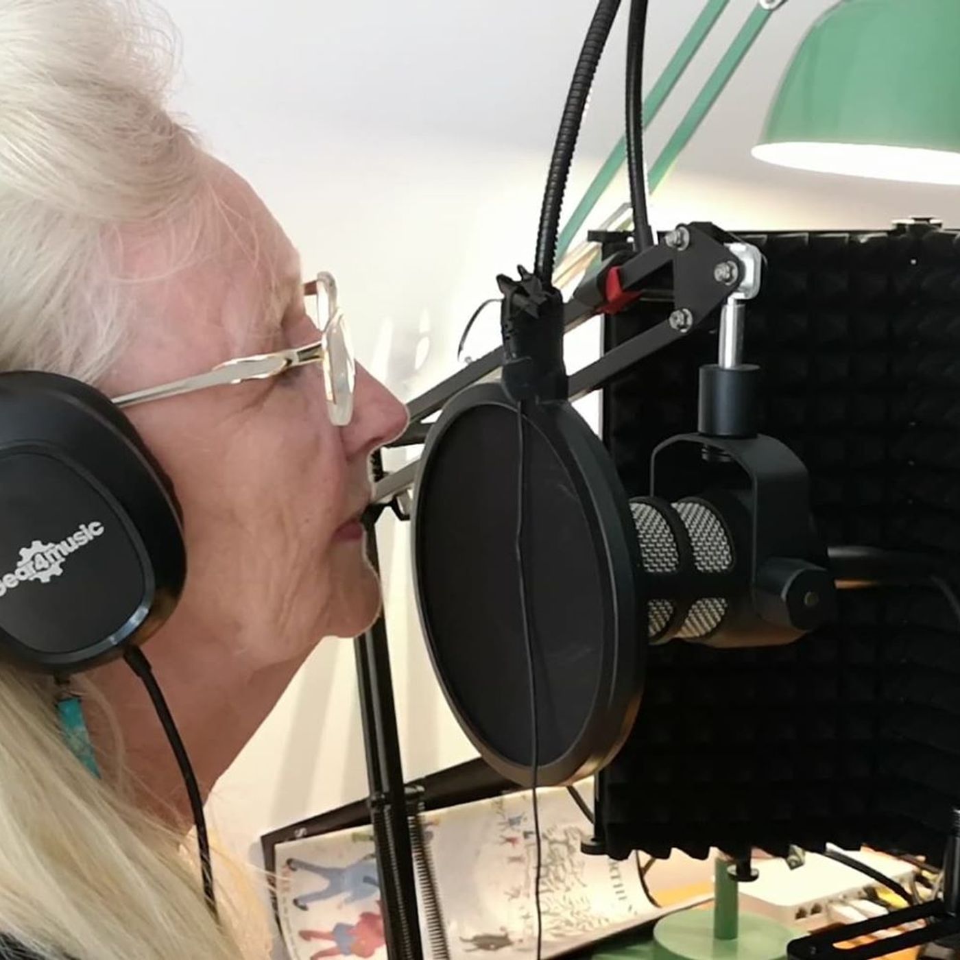 Gwynoro's People - No 3 - Aneira thomas