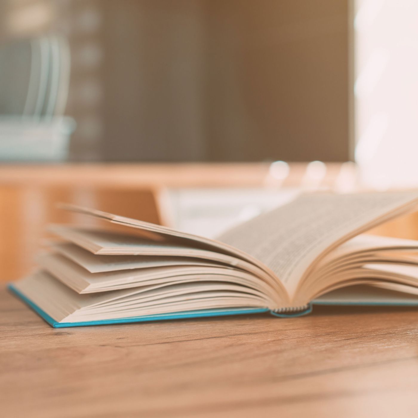 Pages to pixels: Livestreams elevate book sales!