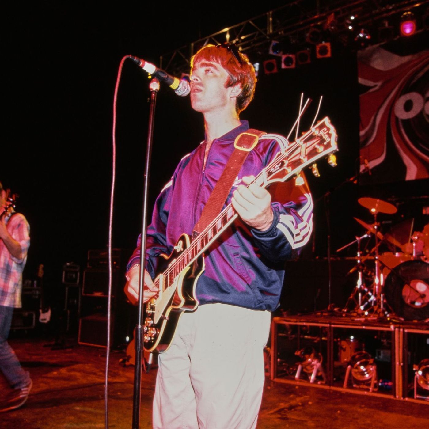 Watch previously-unseen footage of Oasis’ early 1994 gig in Glasgow