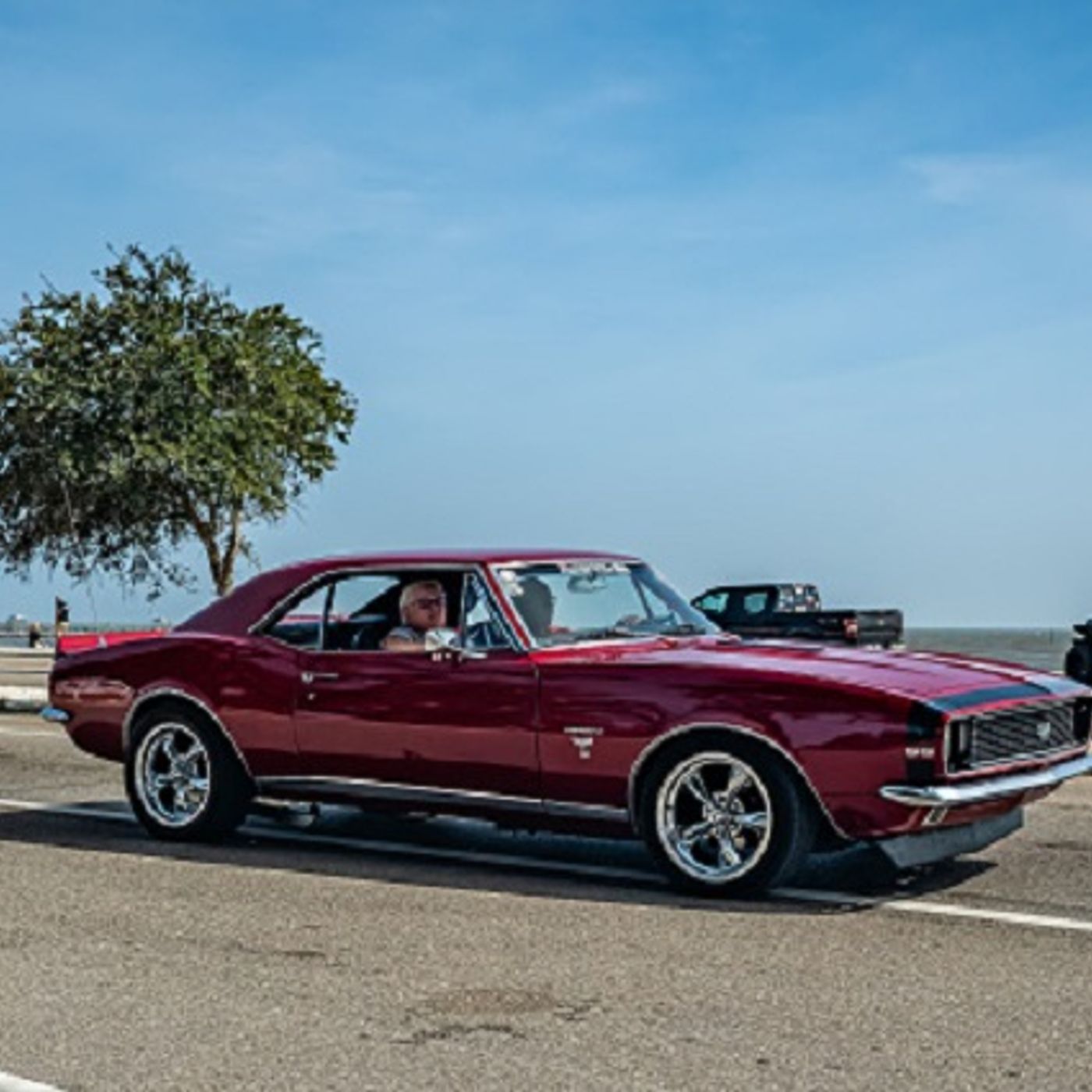 Son finds and buys his dad's long-lost prized car (Smile File) episode artwork
