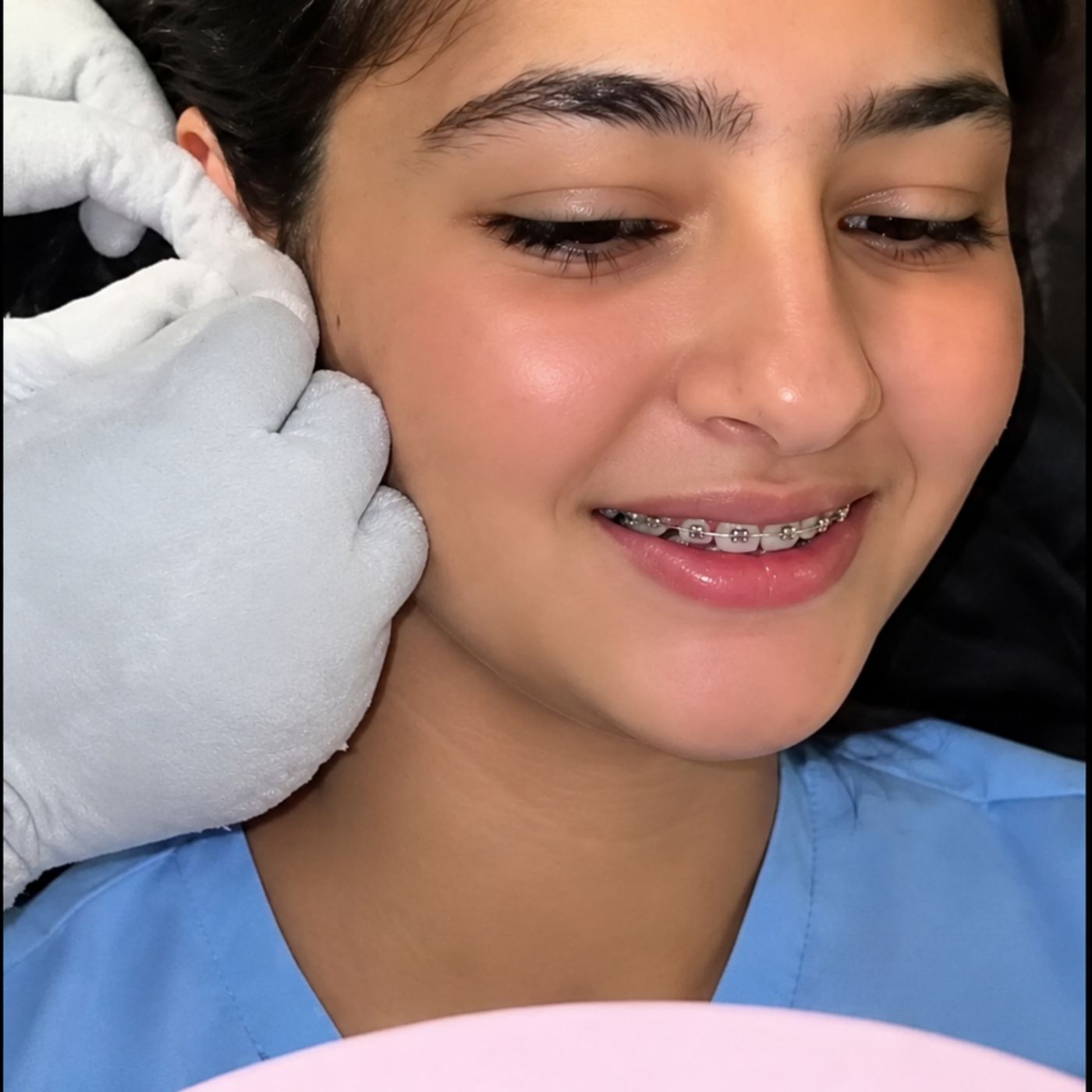عنوان الحلقة_ كم ثقبًا في أذن جنى الحفار؟ 😱❤️✨