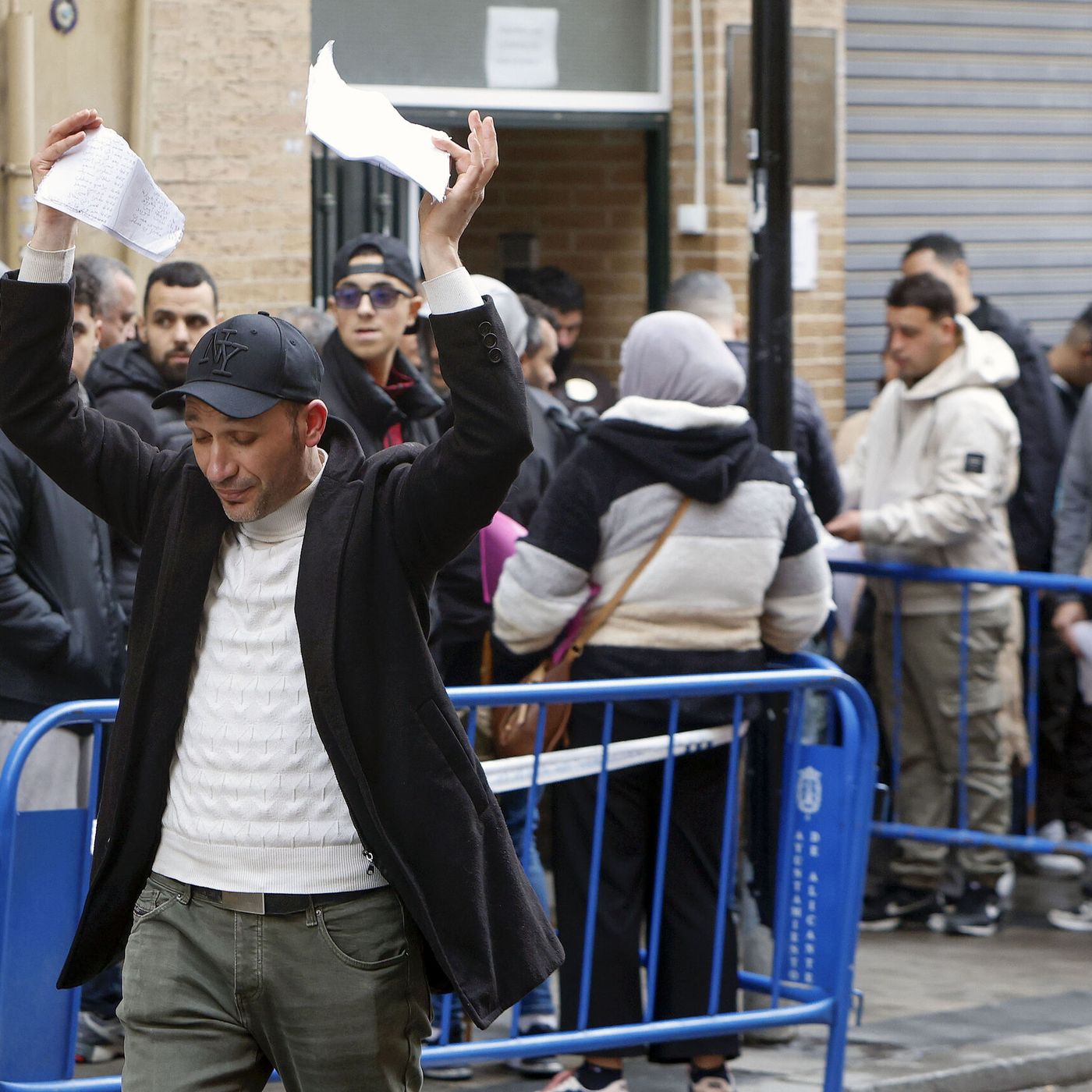 Es Noticia: Fraude en la regularización masiva de Sánchez