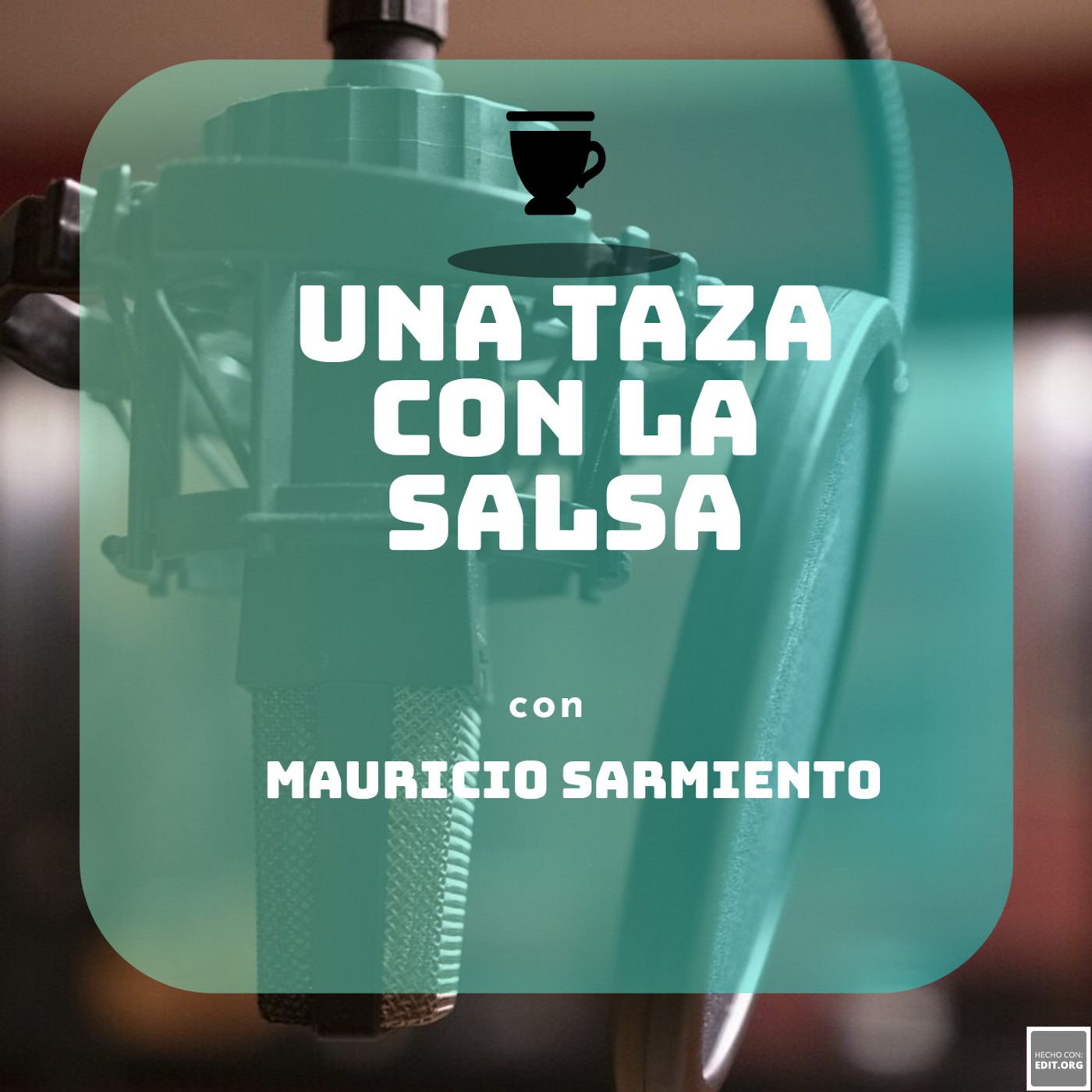 Una Taza Con La Salsa