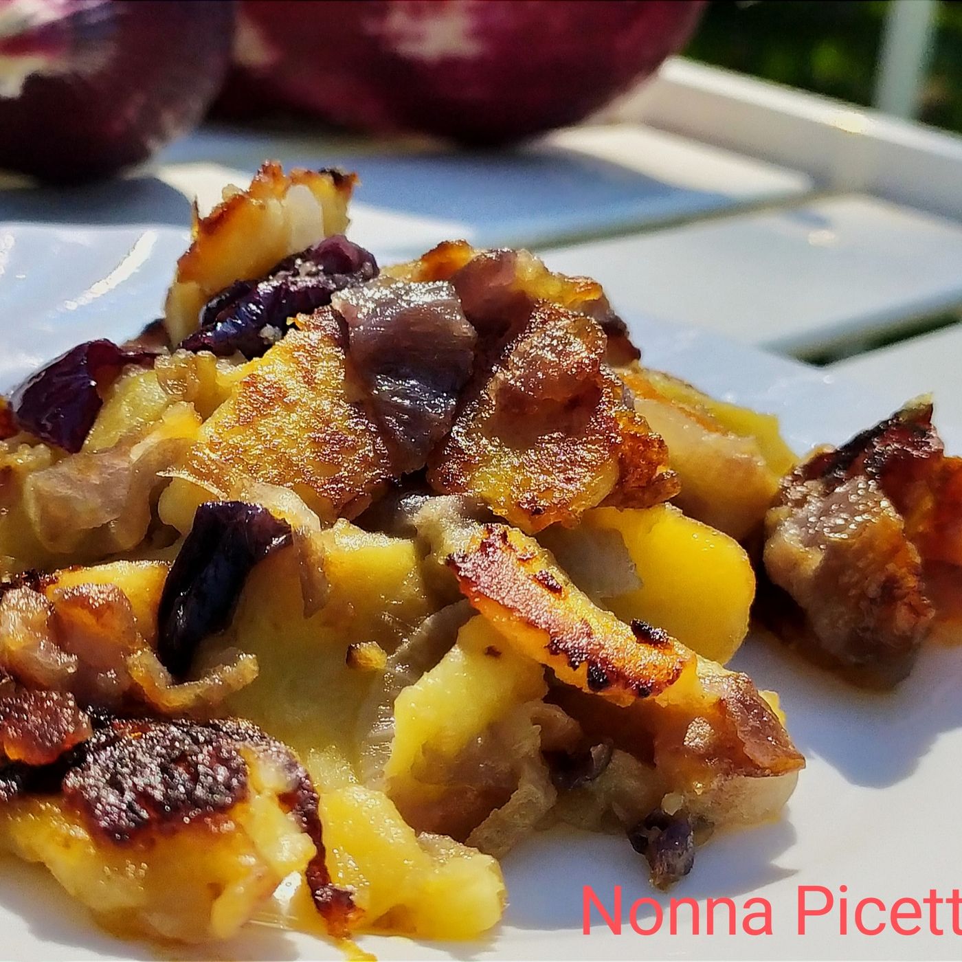 Patate 'mpacchiuse con cipolle di Tropea in padella alla calabrese episode artwork