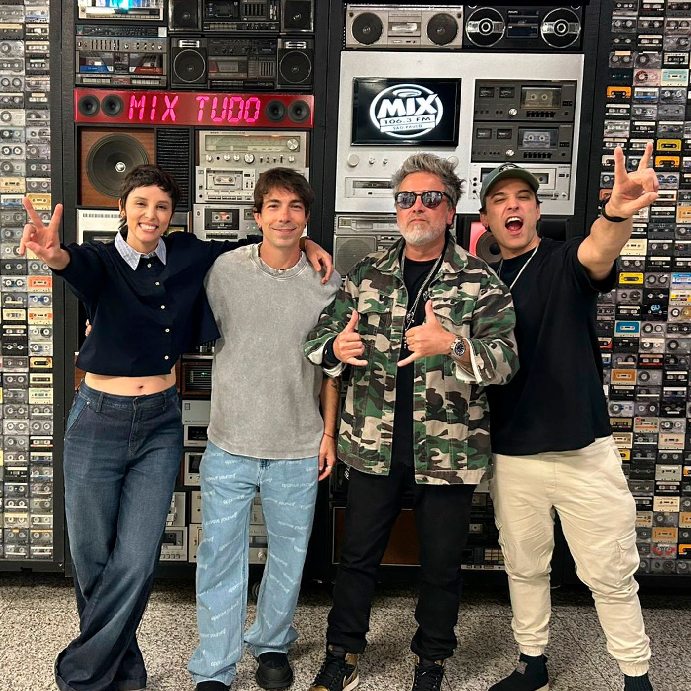 18.11.25 - O que te chama a atenção em uma música? (part. Di Ferrero e Thiago Castanho)