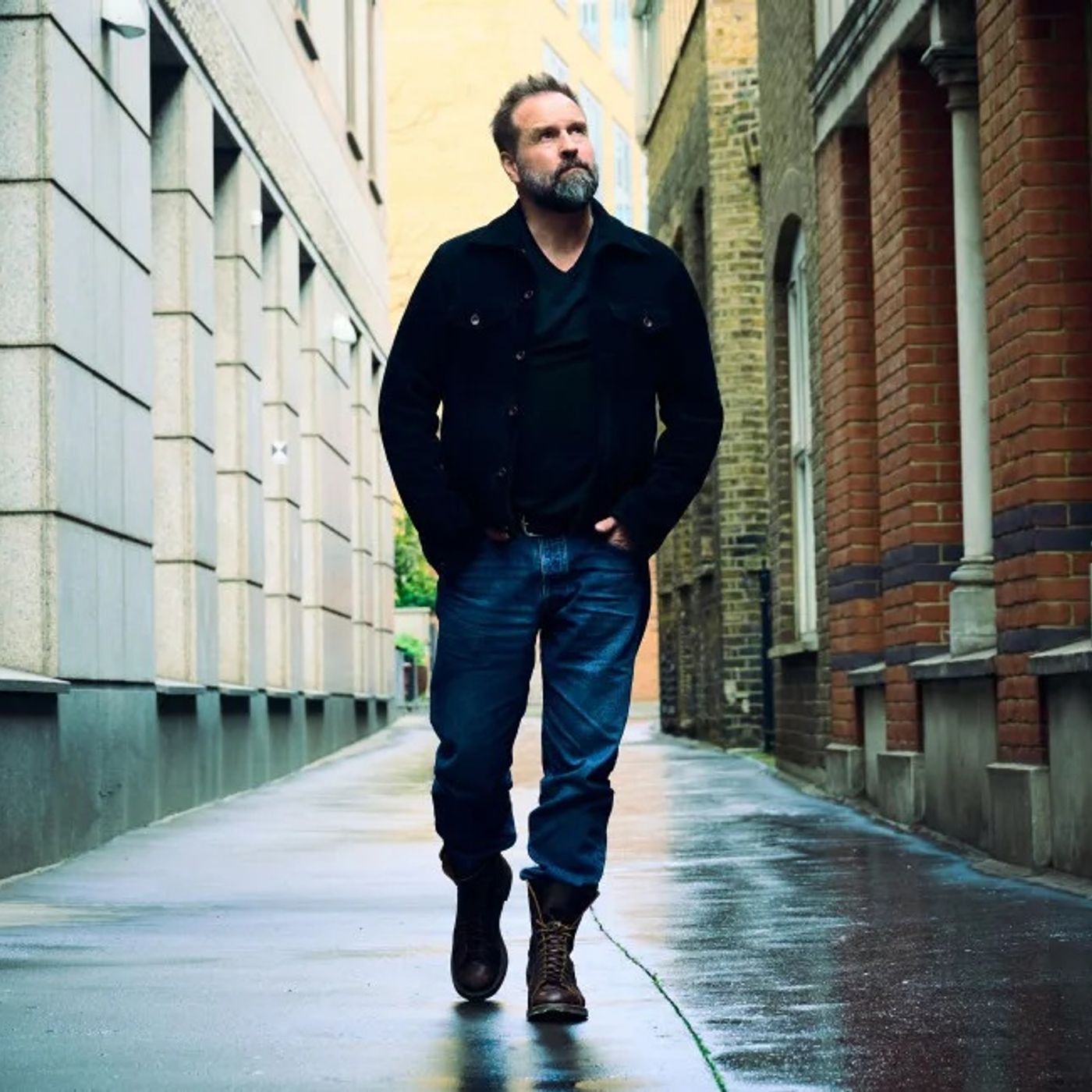 Alfie Boe swaps arias for indie nostalgia as he pays tribute to Mani on new single episode artwork