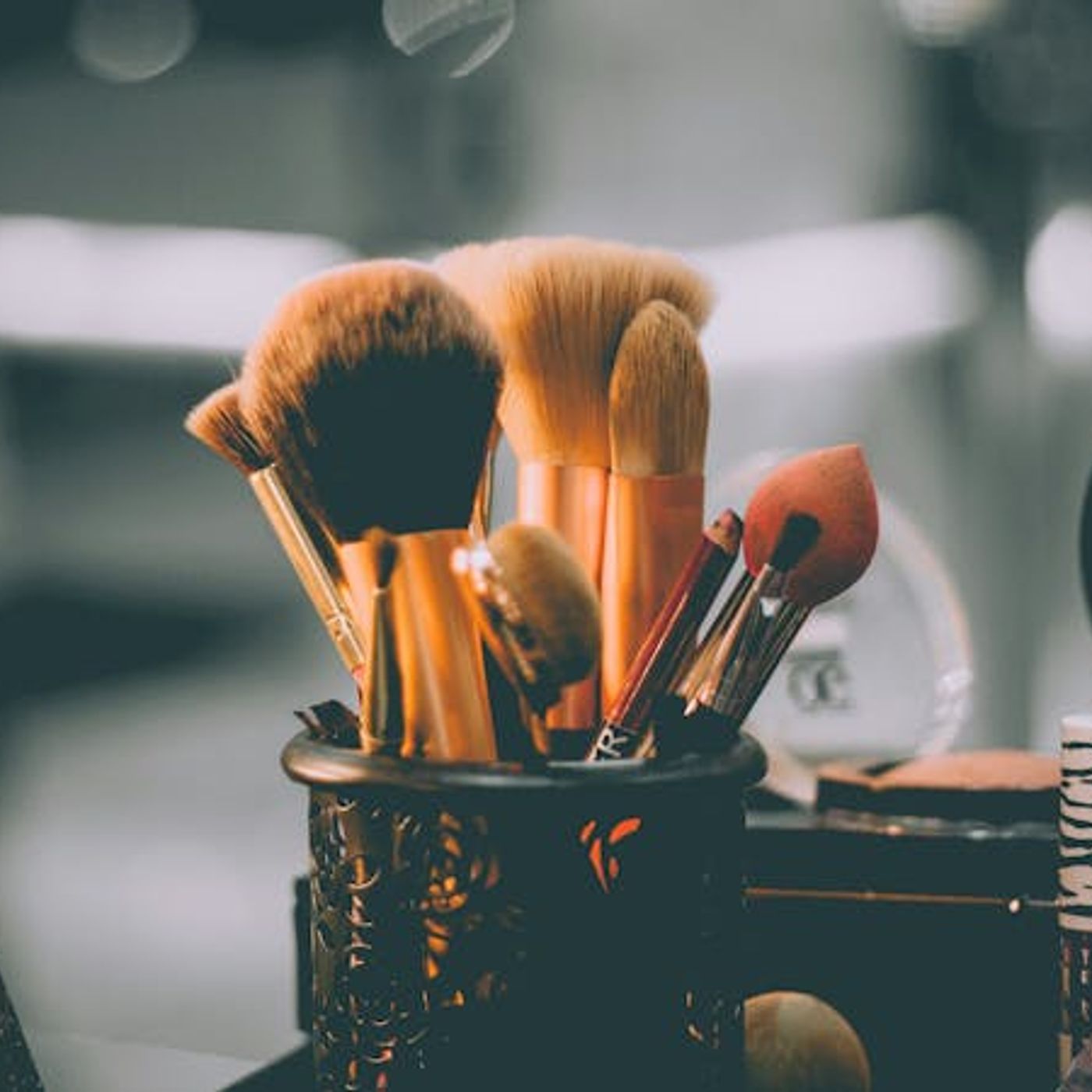 How Attractive Women Abuse Their Beauty