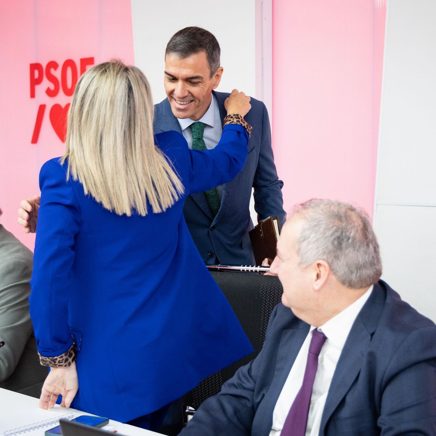 Federico a las 8: Sánchez se atrinchera e ignora la hecatombe