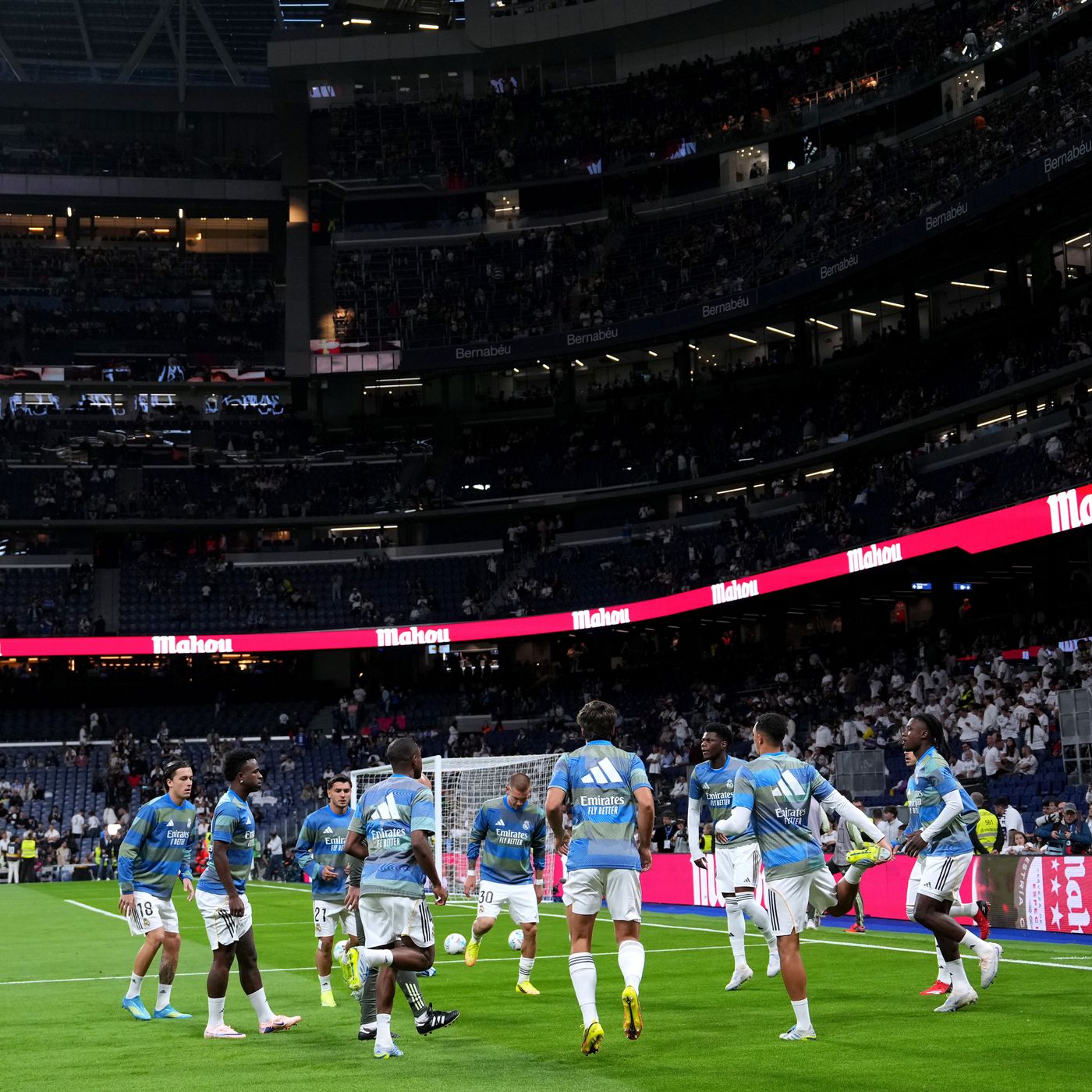División de opiniones con Vinicius y pitada a Mbappé: así ha sido el recibimiento del Bernabéu