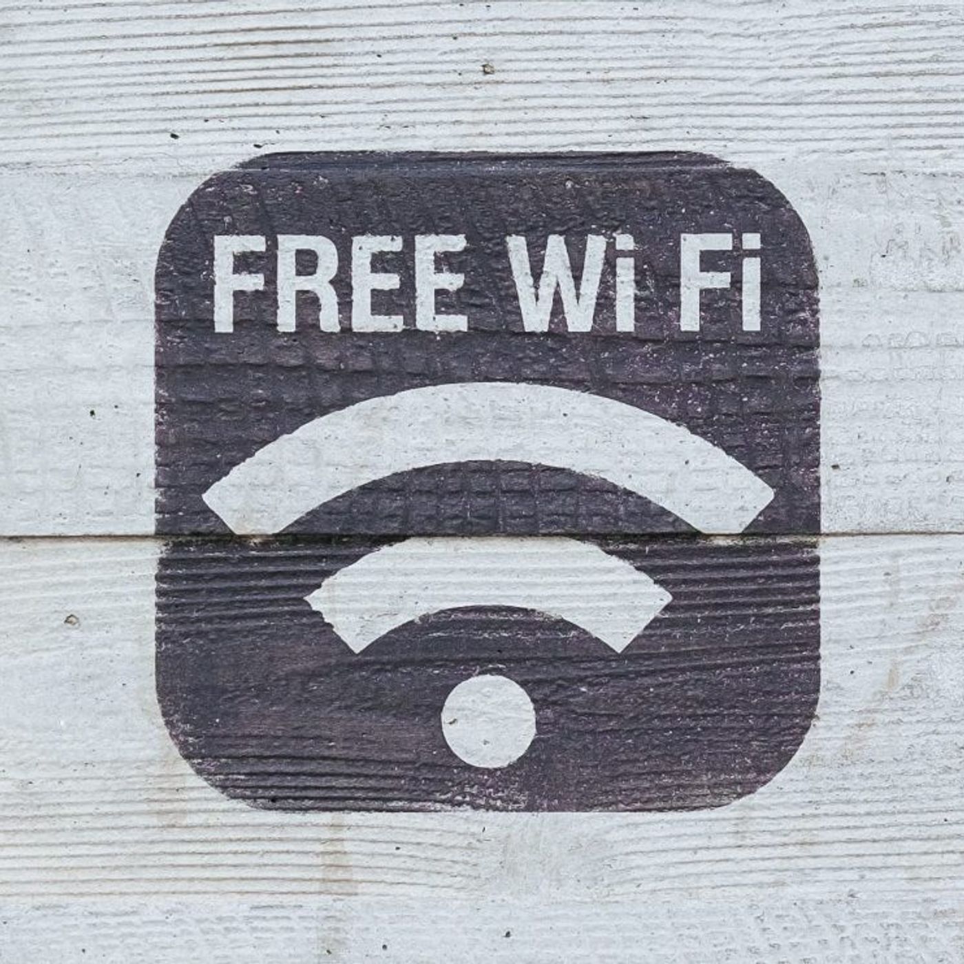 D113 Los riesgos a los que te expones al conectarte a una wifi pública episode artwork