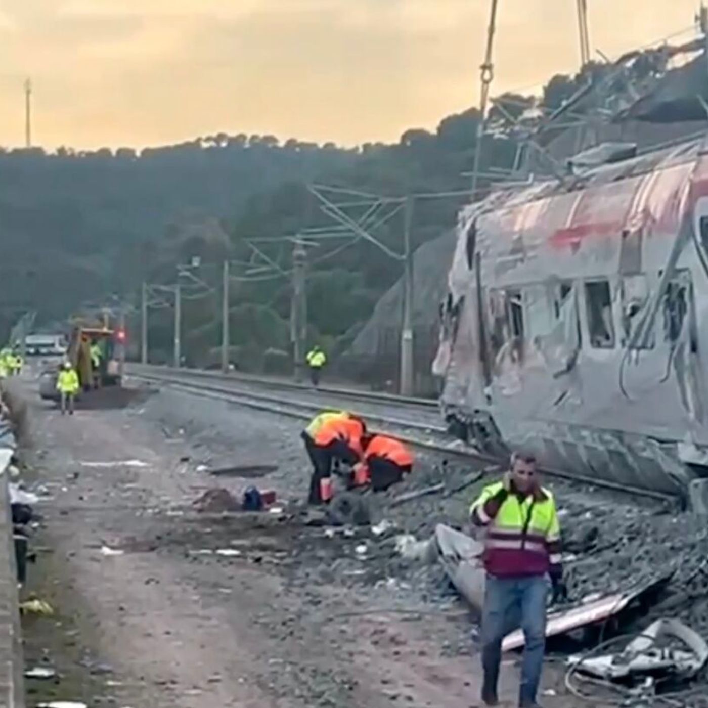 Tertulia de Herrero: Los maquinistas convocan huelga el 9, 10 y 11 de febrero para exigir medidas de seguridad