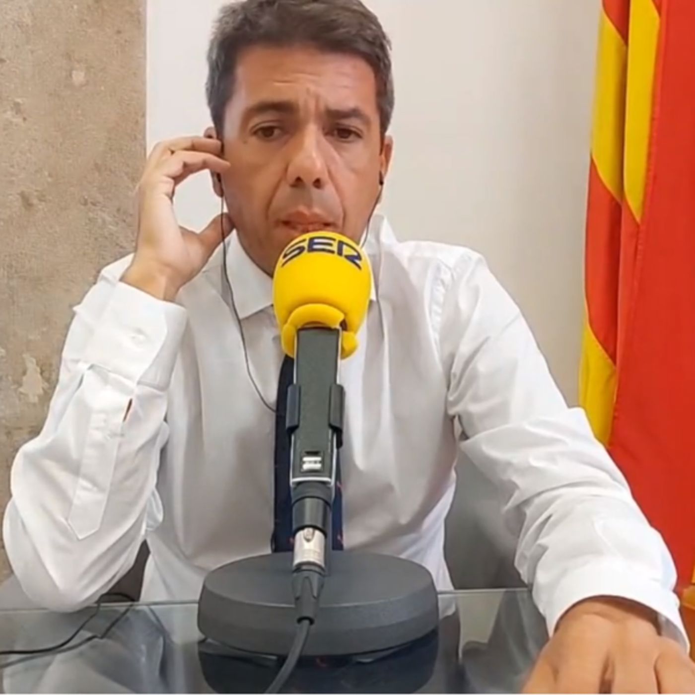La Entrevista | Mazón matiza las palabras de Feijóo sobre el lastre de los pactos con Vox: "La estrategia del miedo no funcionó en la Comuni episode artwork