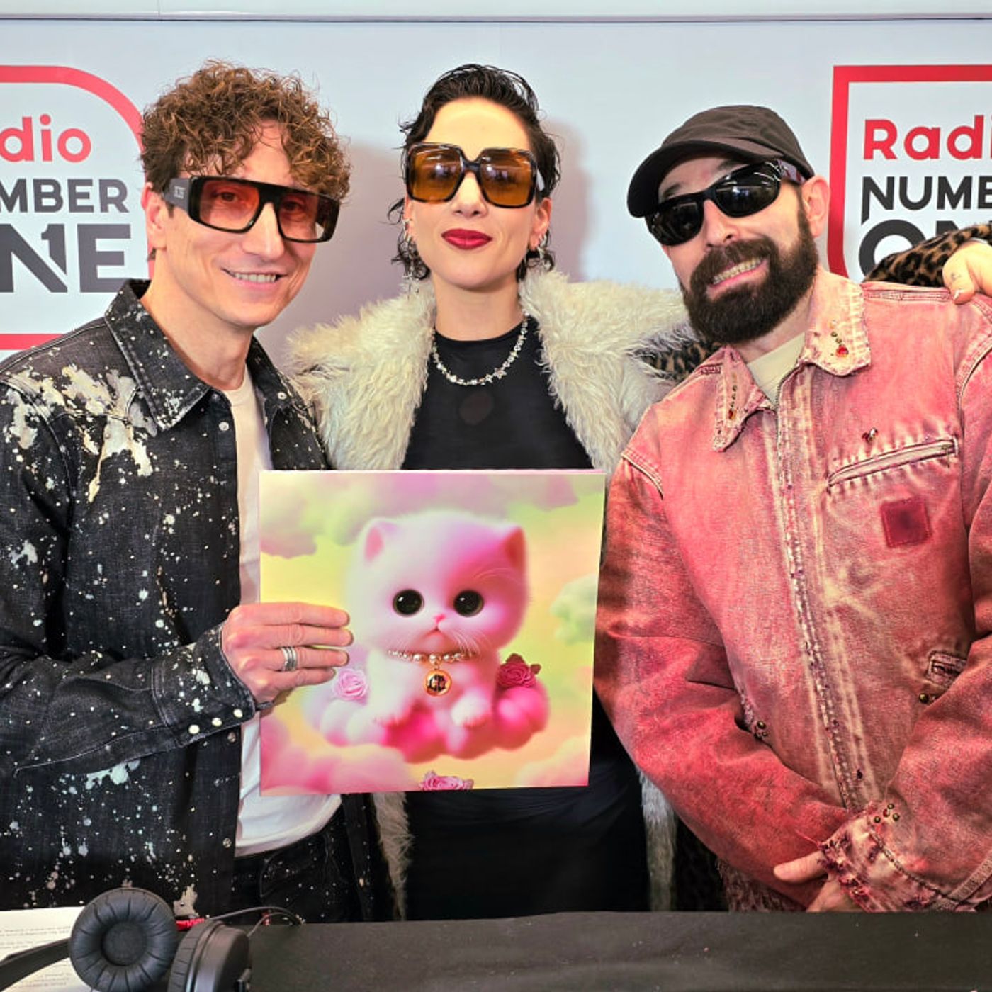 Sanremo 2025, Coma_Cose: «Un amico ci ha scritto "io vi denuncio"!» episode artwork