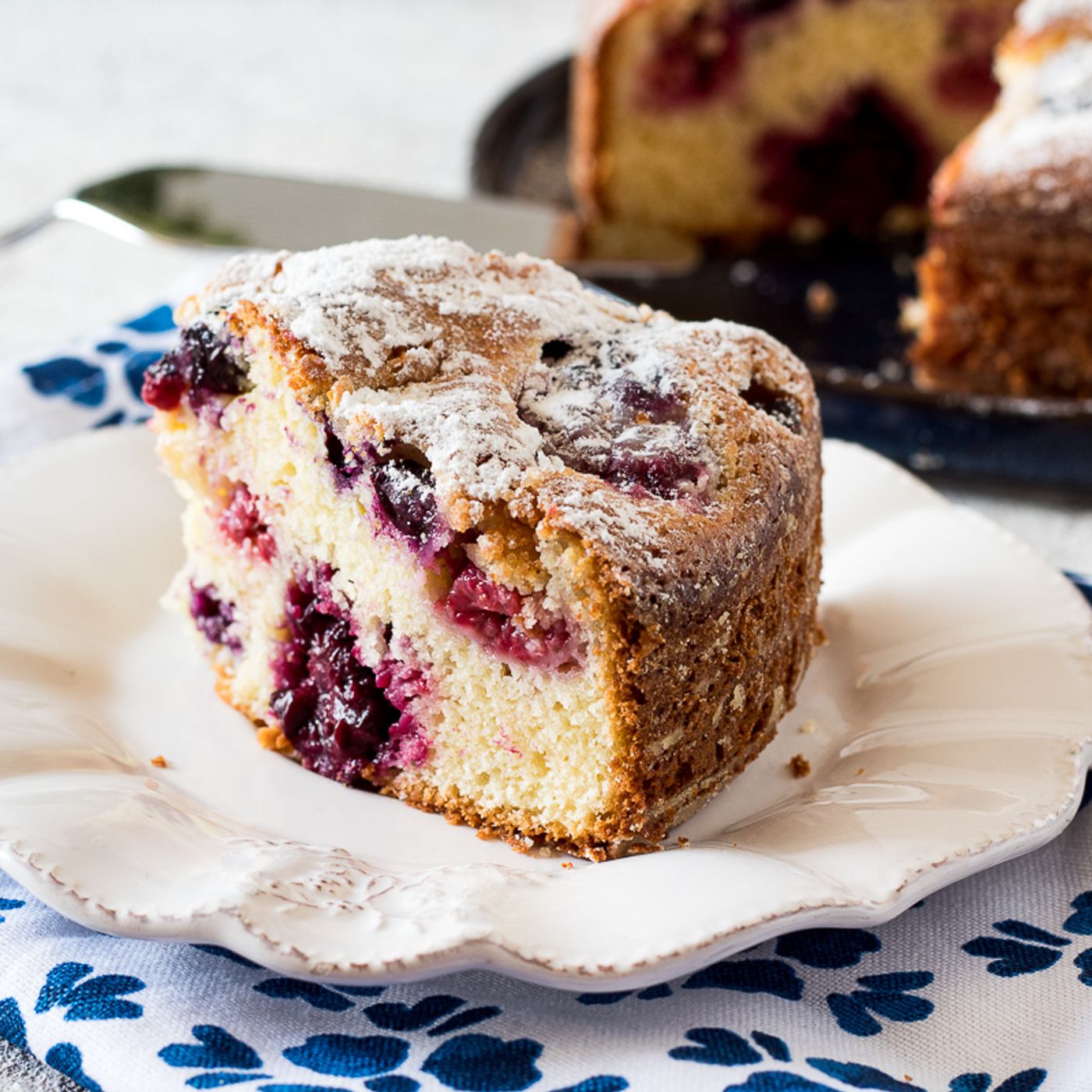 TORTA YOGURT E FRUTTI DI BOSCO
