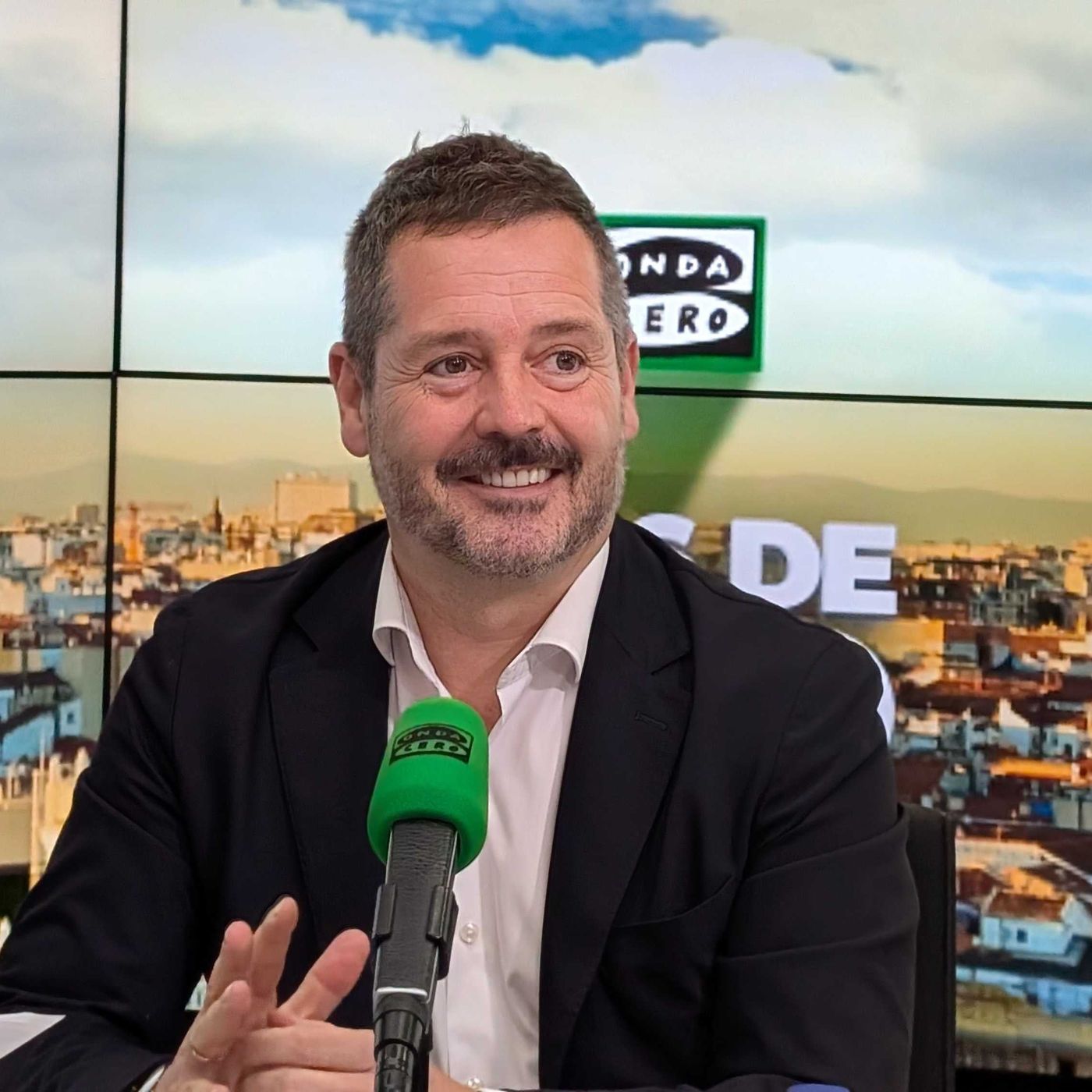 cover of episode Madrid acusa al Gobierno de dejación de funciones tras los últimos casos de caos en el transporte: "Así no se puede"