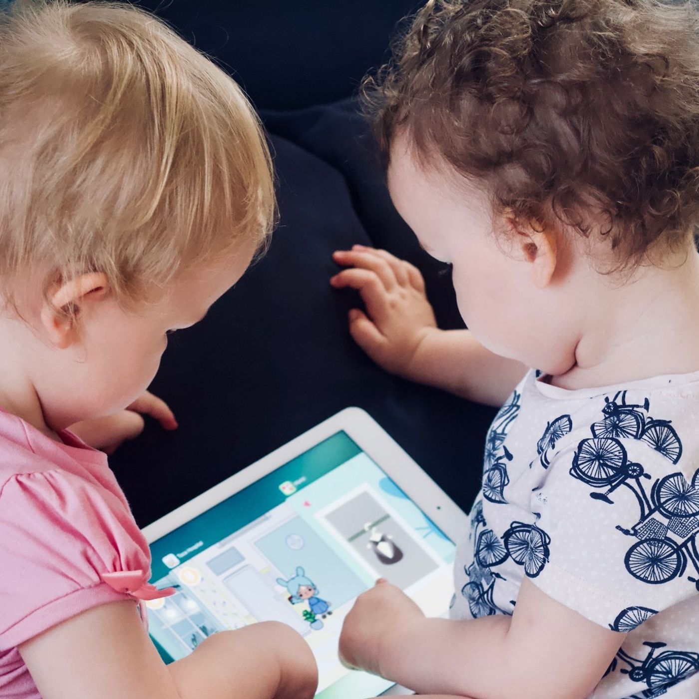 Giorgia Cozza: «Il 41% dei genitori calma i figli con dispositivi tecnologici» episode artwork
