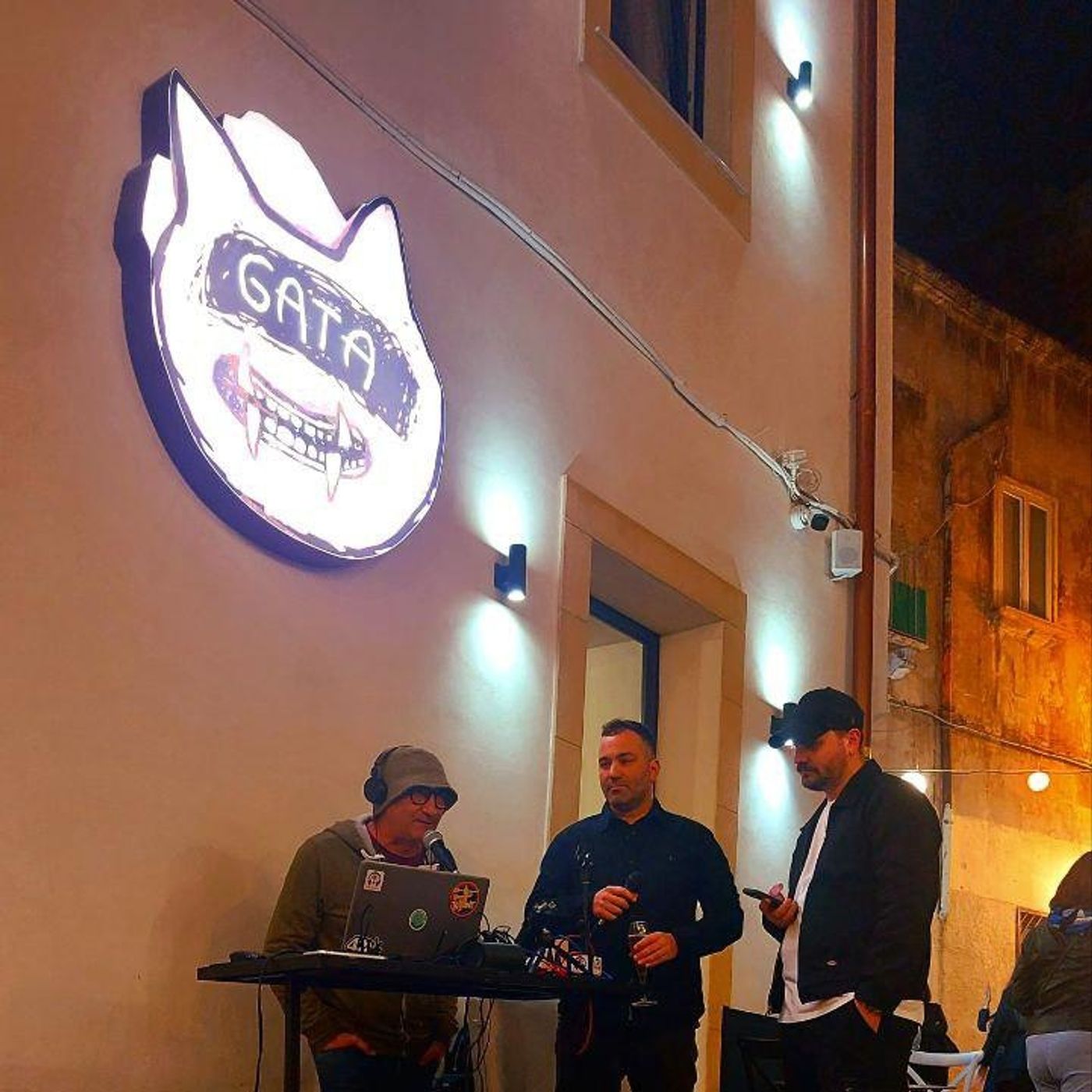 RadioVera Talk Show