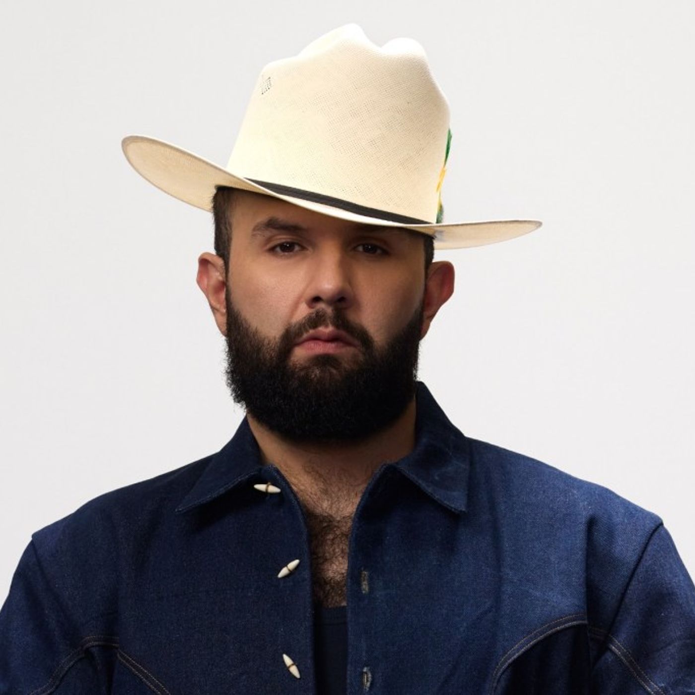 Carín León’s ‘Desde Que Te Tengo’ Is No. 1 on Latin Pop Airplay