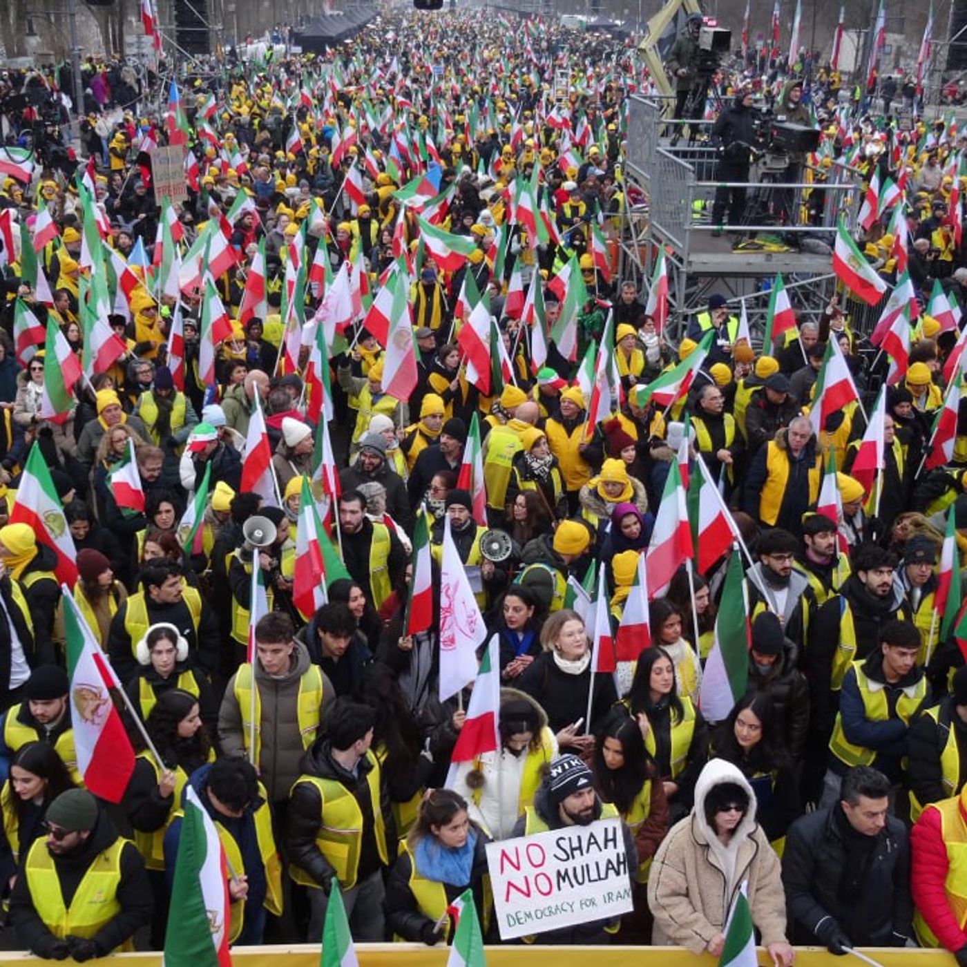 تیک تاک سرنگونی در برلین همبستگی ملی - صلاح عبدالله نژاد