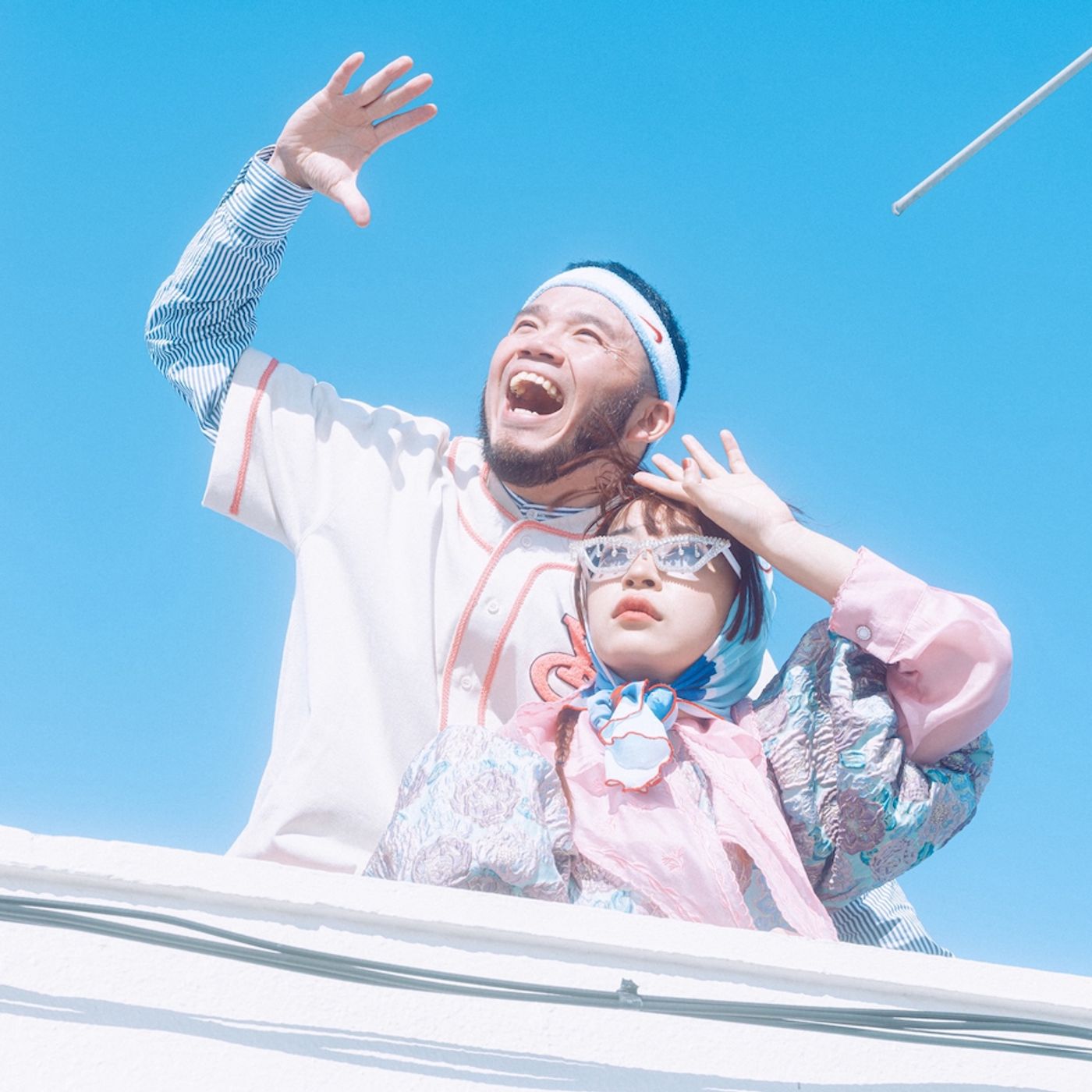MOROHAにもヒグチアイにも“作れない”音楽集　天々高々だから歌える誰かの物語――初のアルバム『祝祭日』を聴いて episode artwork