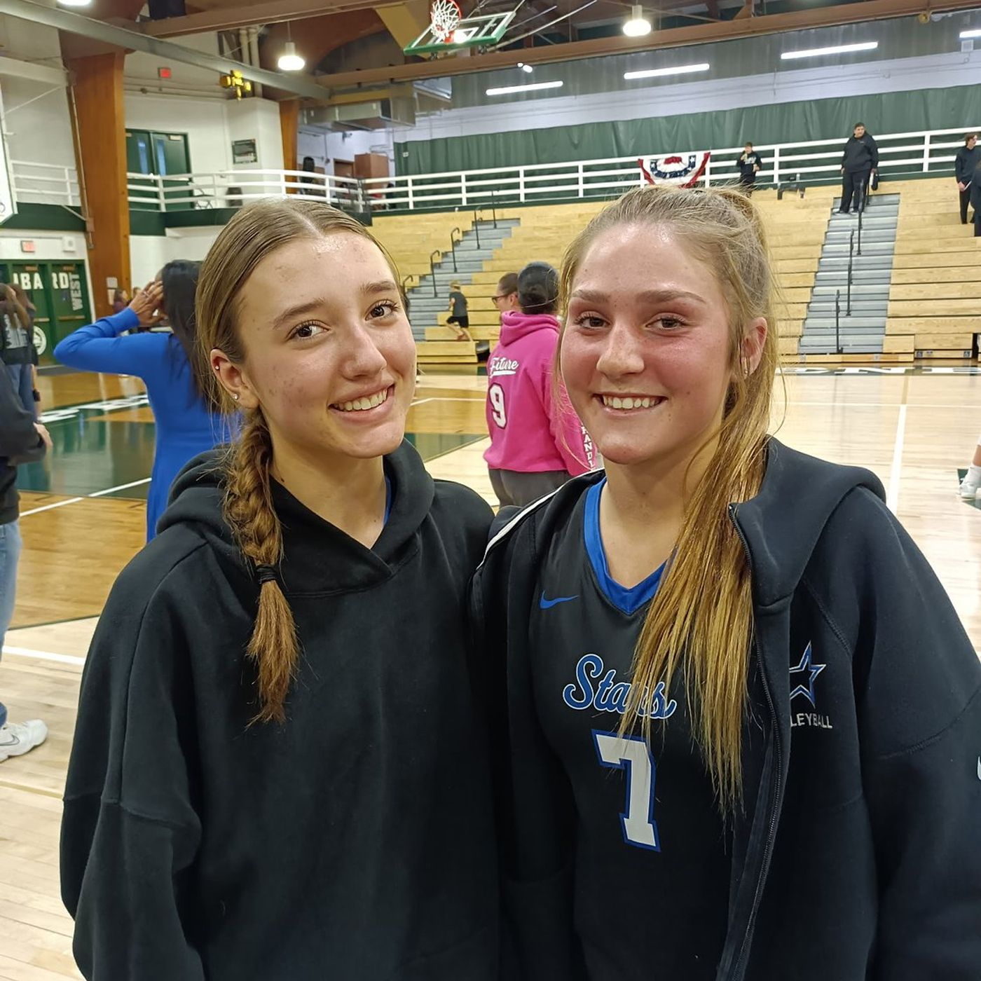 Brynn Hopkins’ blocks propel St. Charles North past Glenbard West in straight sets episode artwork