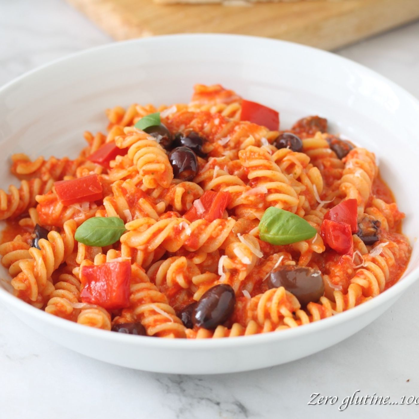 Fusilli con pesto di peperoni e mandorle episode artwork