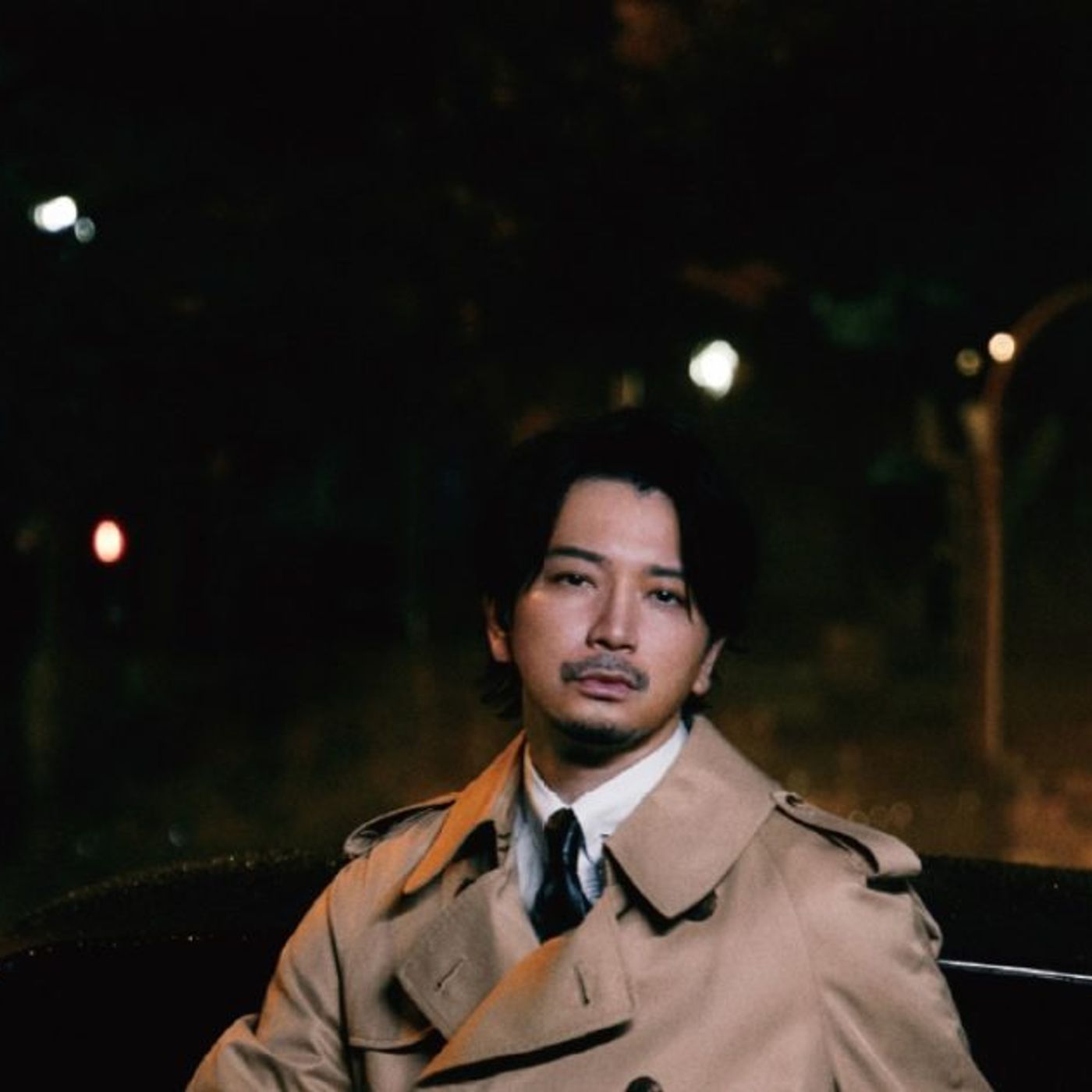 松本潤が“ヒゲ姿”を披露！モダン・ブリティッシュブランドの「トレンチコートアンバサダー」に就任