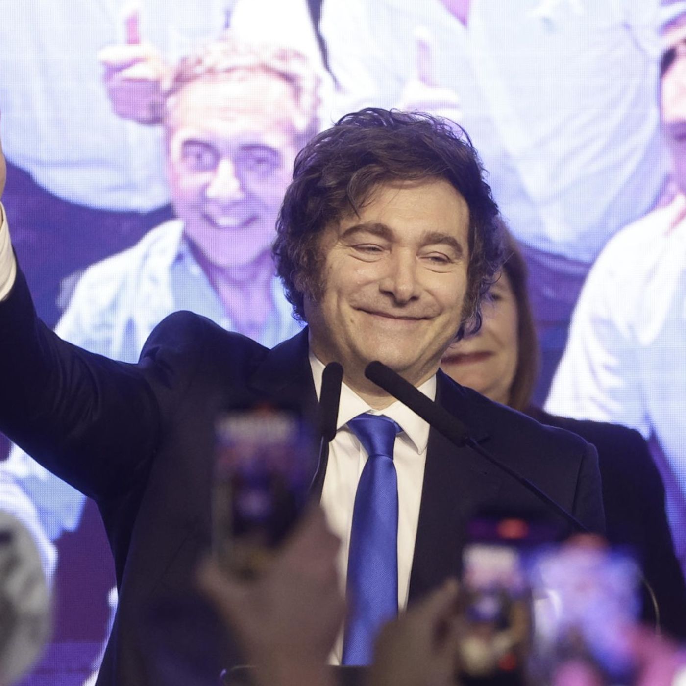 Las noticias de Herrero: Milei se impone en las elecciones legislativas de Argentina con más del 40% de los votos