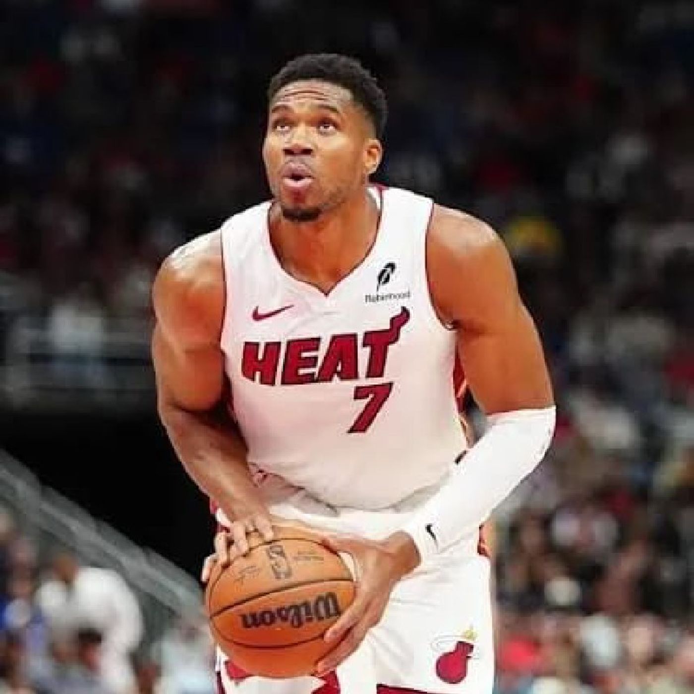 🏀La noticia más destacada del día en la NBA es debut de Giannis con Miami. episode artwork