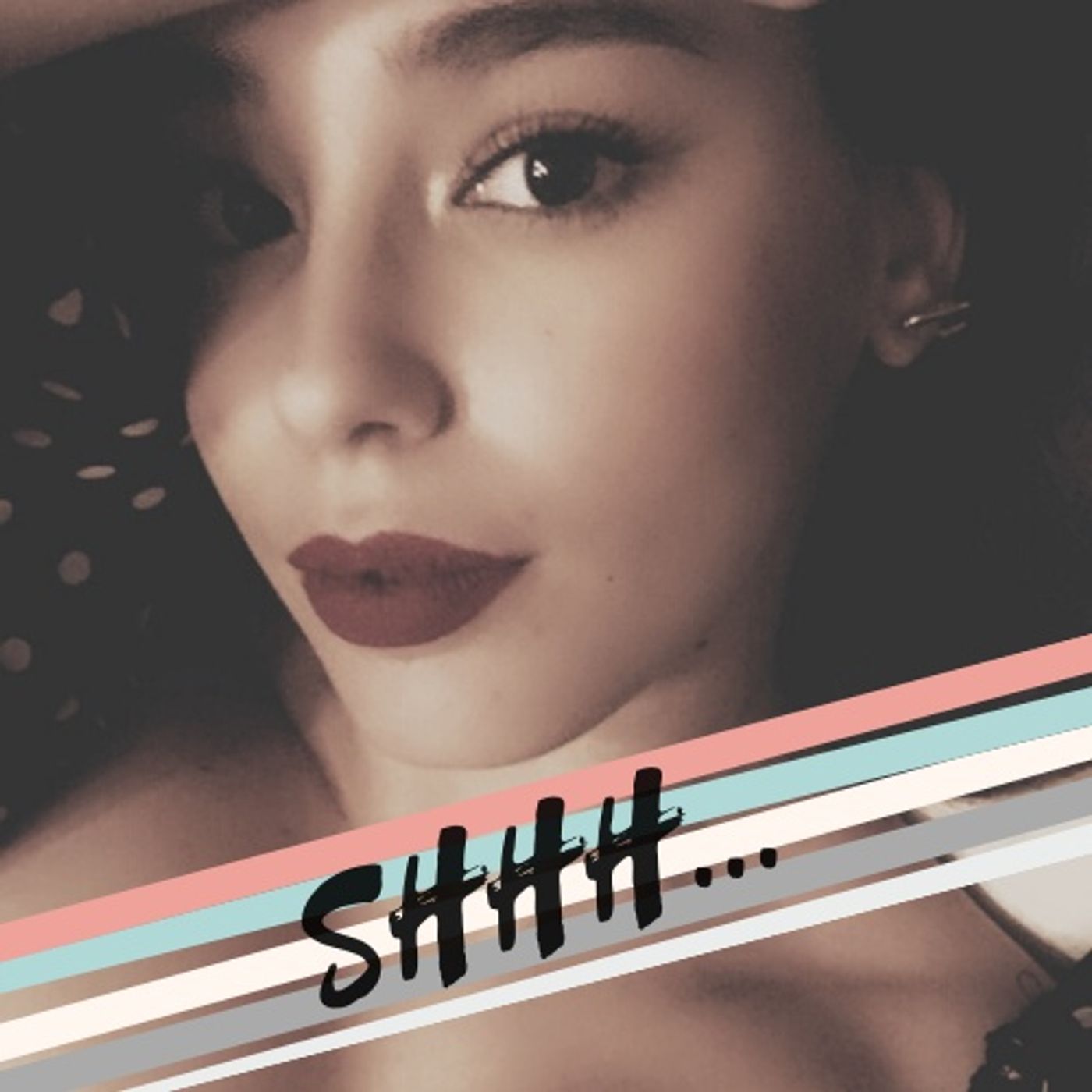 Silencio, se maquilla