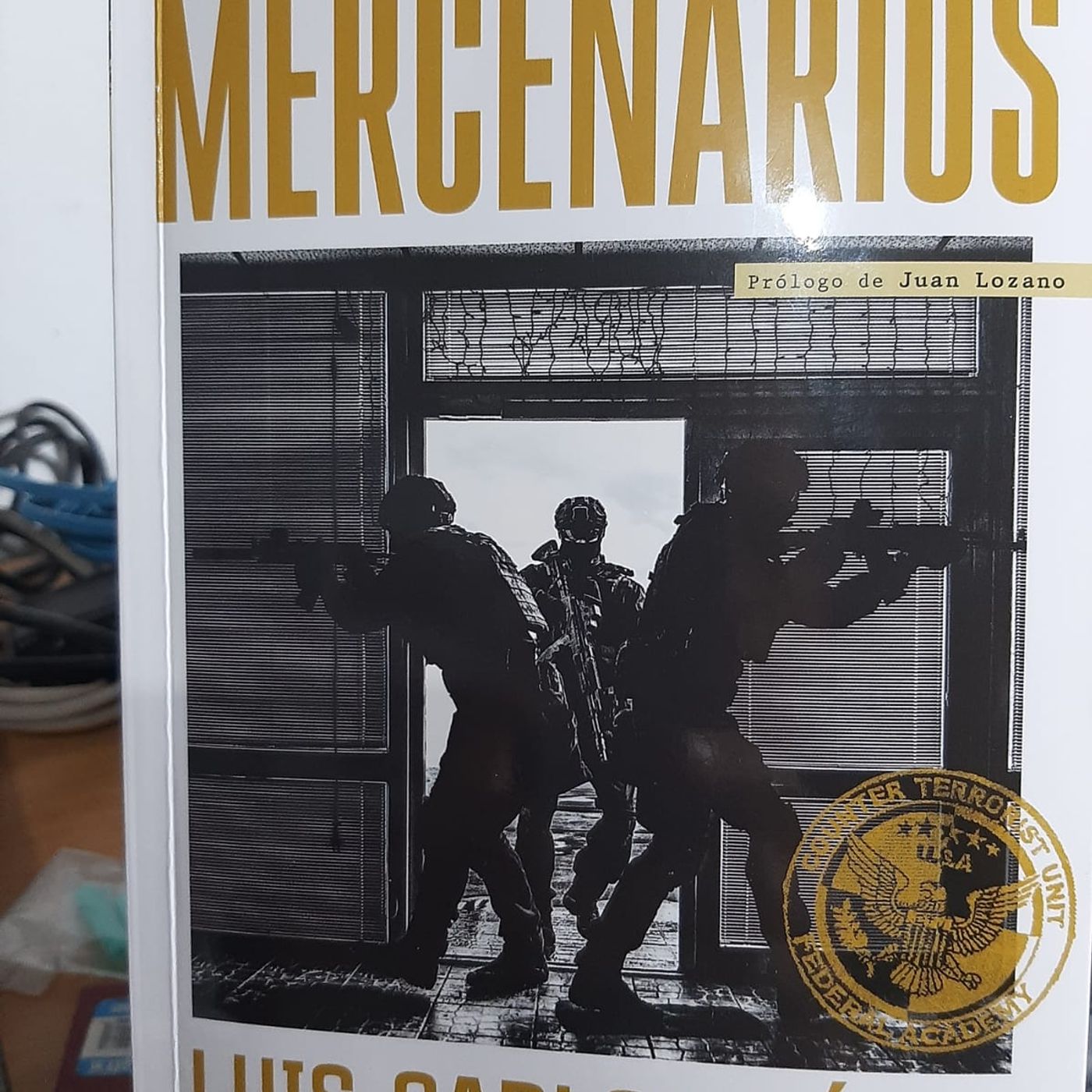 qué lee Gardeazábal, MERCENARIOS, de Luis Carlos Vélez