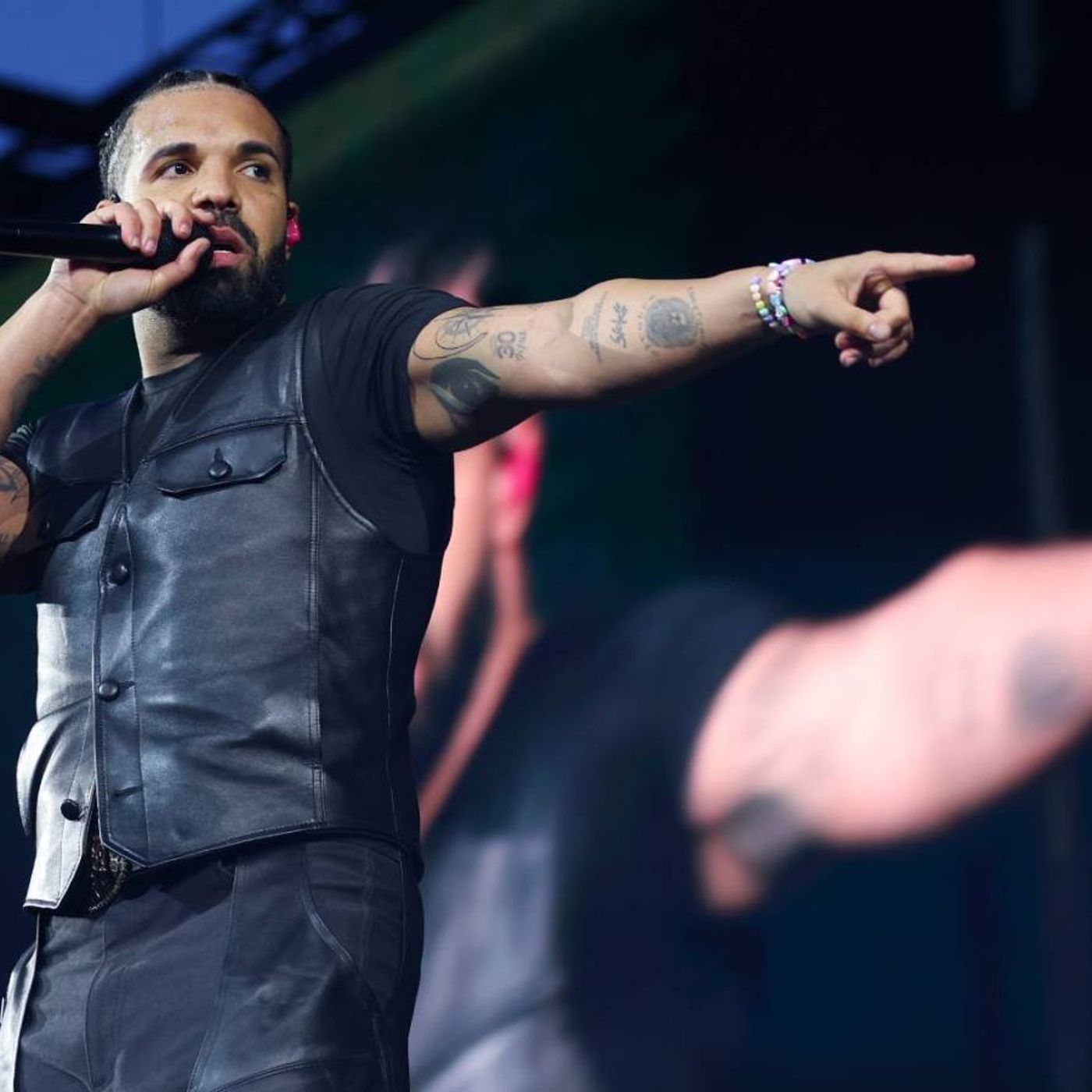 Drake Unveils ‘FOMO’ Video Featuring Ella Langley and Don Toliver Collaborations
