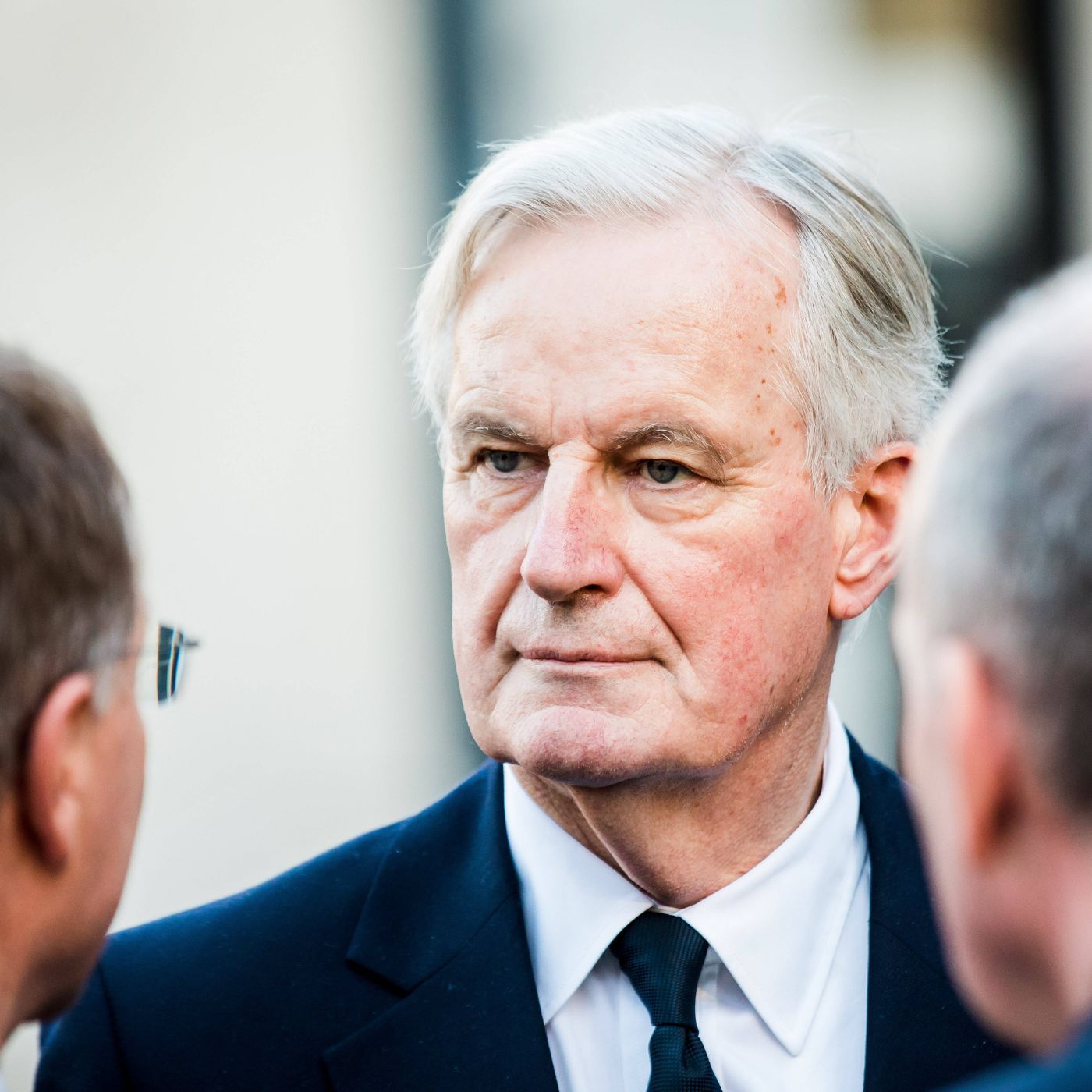 In Francia destra e sinistra sfiduciano il governo Barnier | 03/12/2024 | Il Corsivo episode artwork