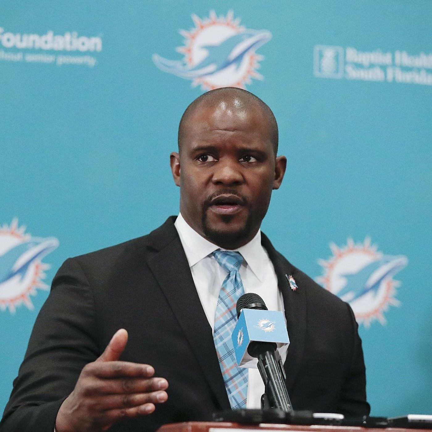 The Dolphins are not tanking the 2019 season episode artwork