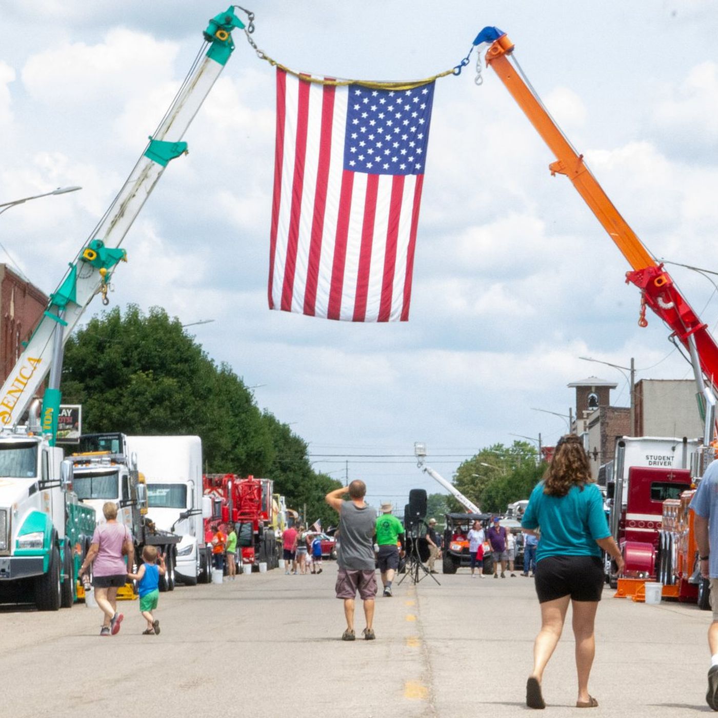 Convoy Against Cancer truck show returns to Ladd episode artwork