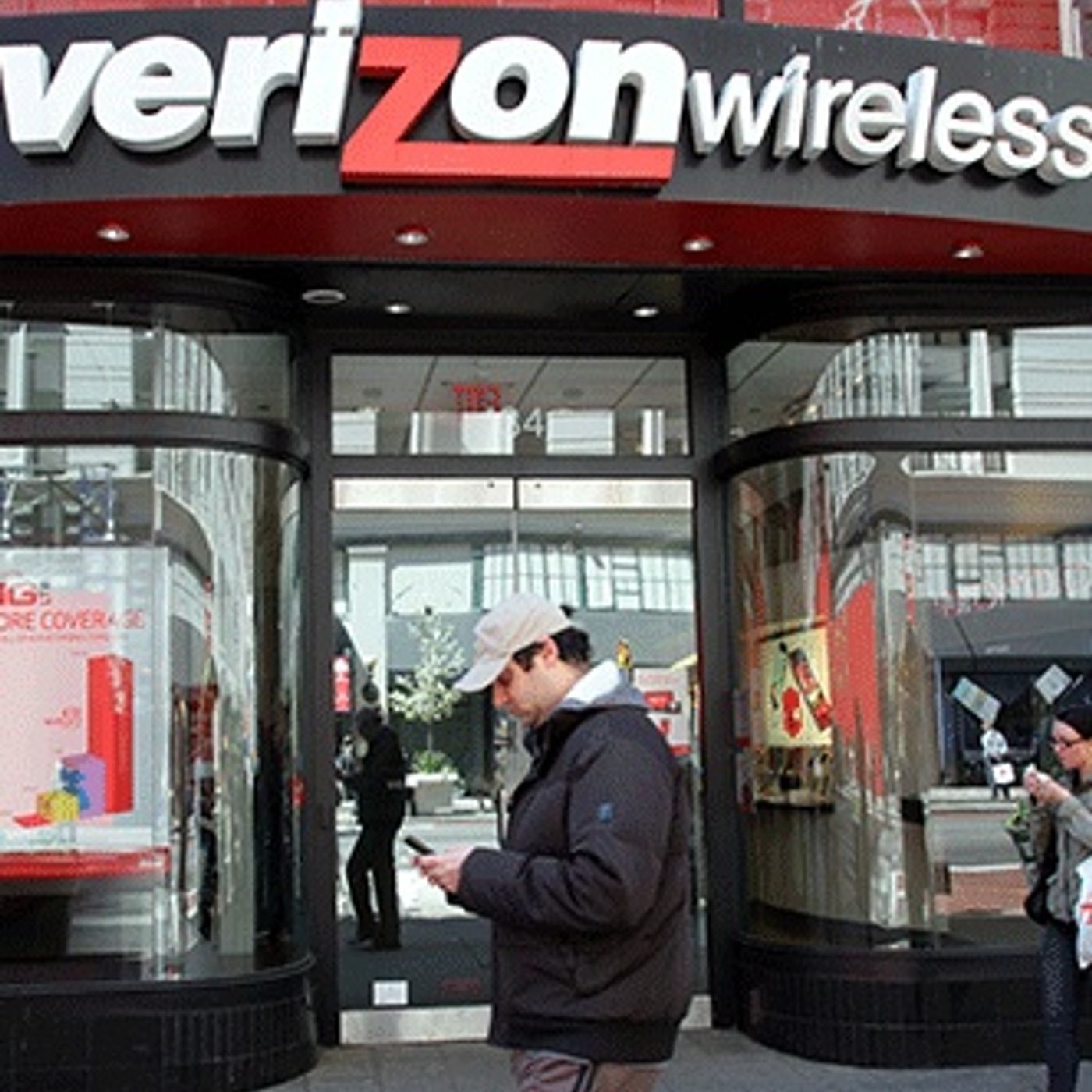 14 May '15 - Why Verizon wants to buy AOL thumbnail