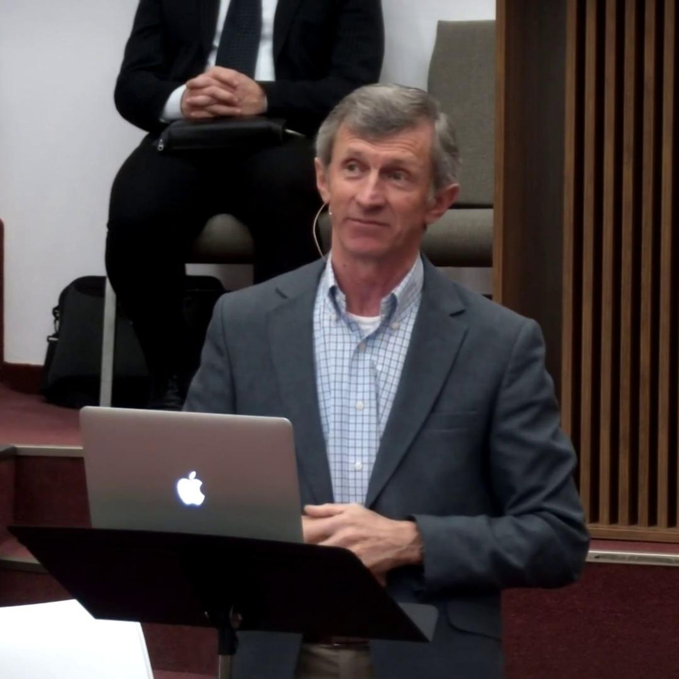 Familia, între zâmbet și suspin - Nelu Mureșan Familia, între zâmbet și suspin - Nelu Mureșan