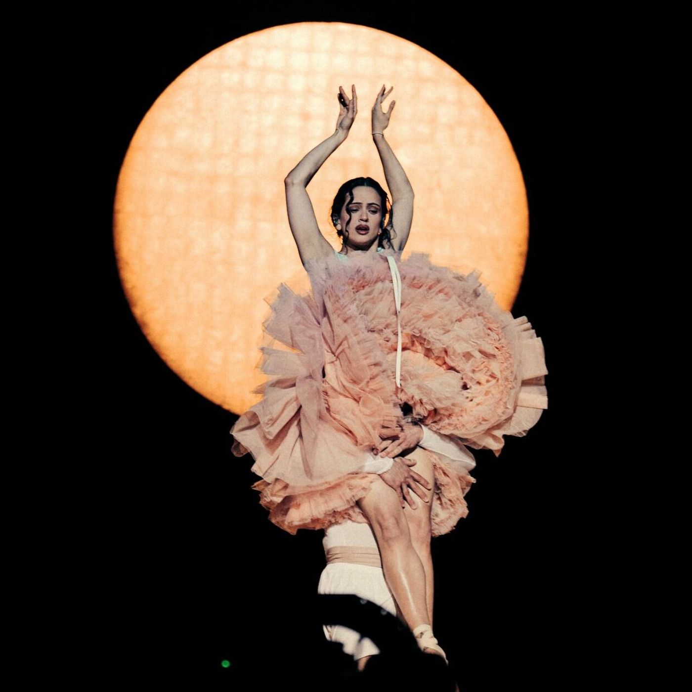 Crónica Rosa: Fueron Felipe VI y Leonor al concierto de Rosalía?