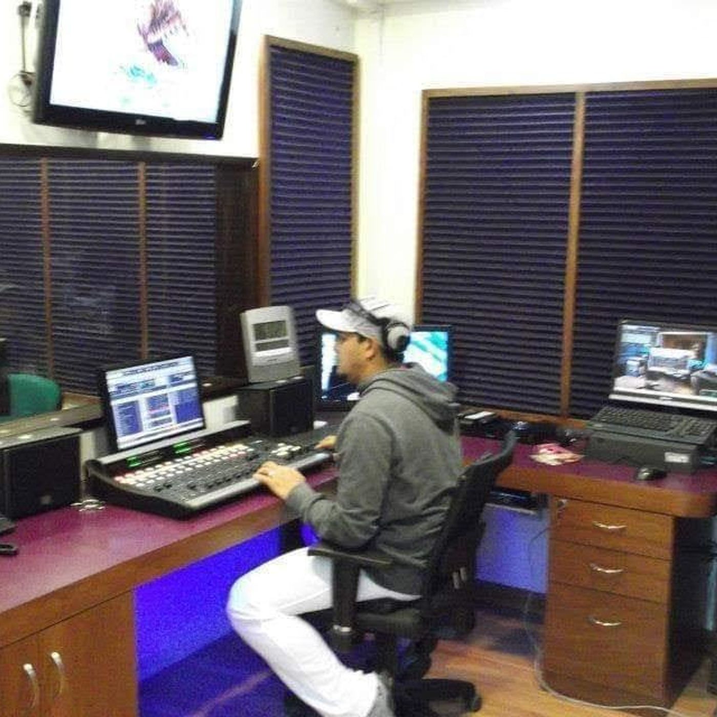 "Radio dedicada exclusivamente atodos lo