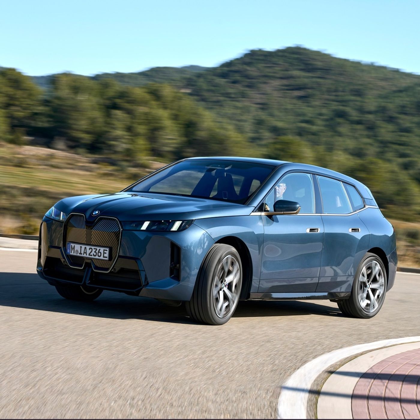 Bmw iX - Il lusso elettrico che emoziona episode artwork